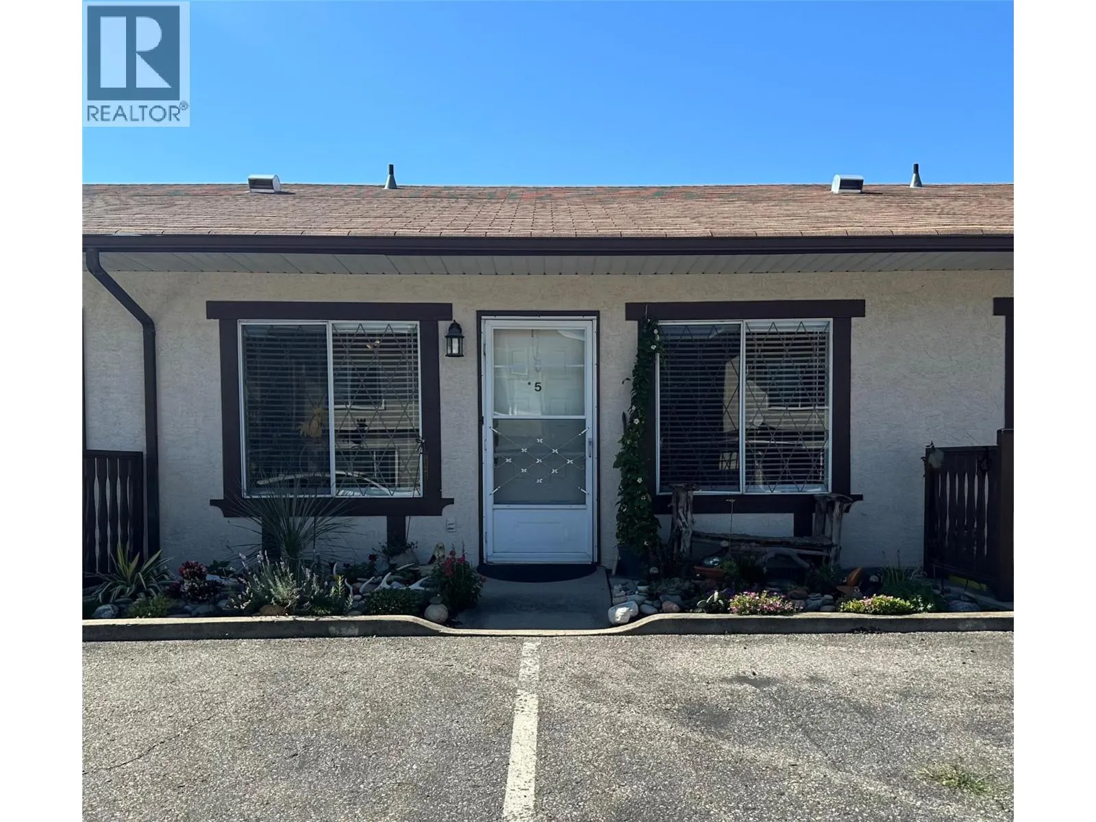 5869 MAIN Street Unit# 5