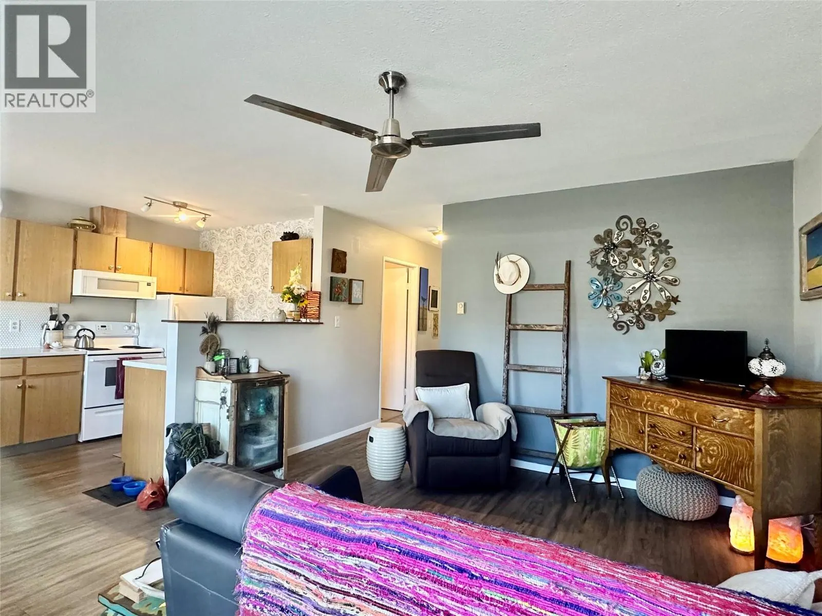 5869 MAIN Street Unit# 5