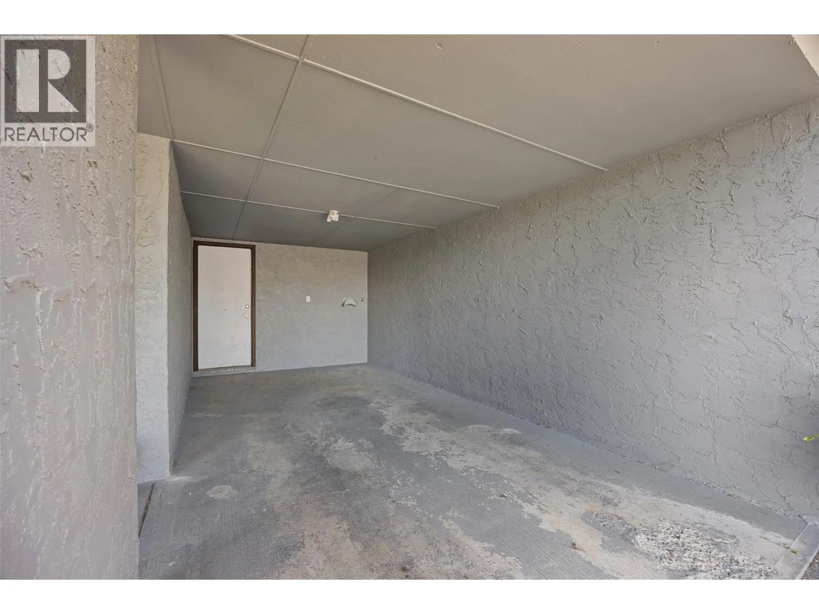865 McQueen Drive