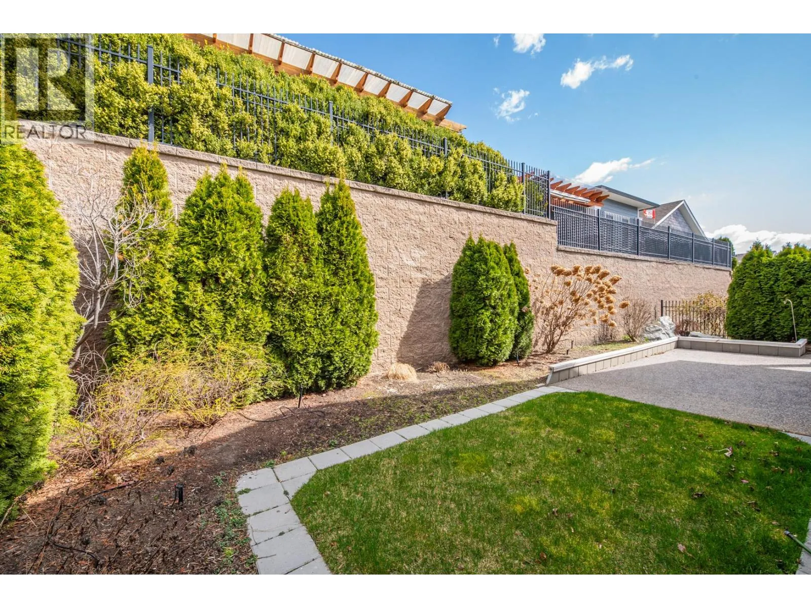 2097 Acorn Crescent