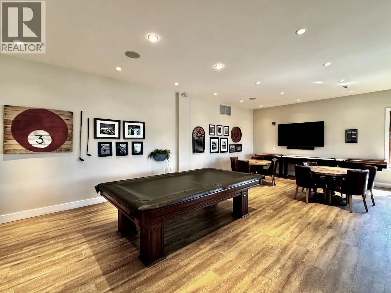 2097 Acorn Crescent