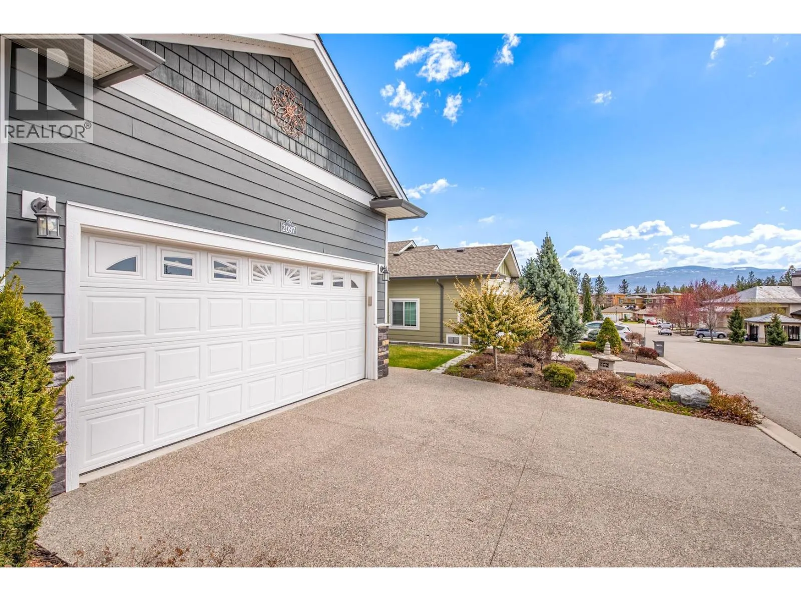 2097 Acorn Crescent
