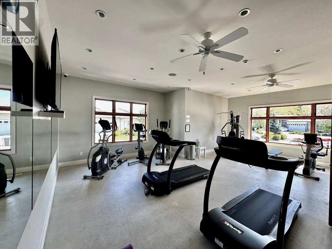 2097 Acorn Crescent