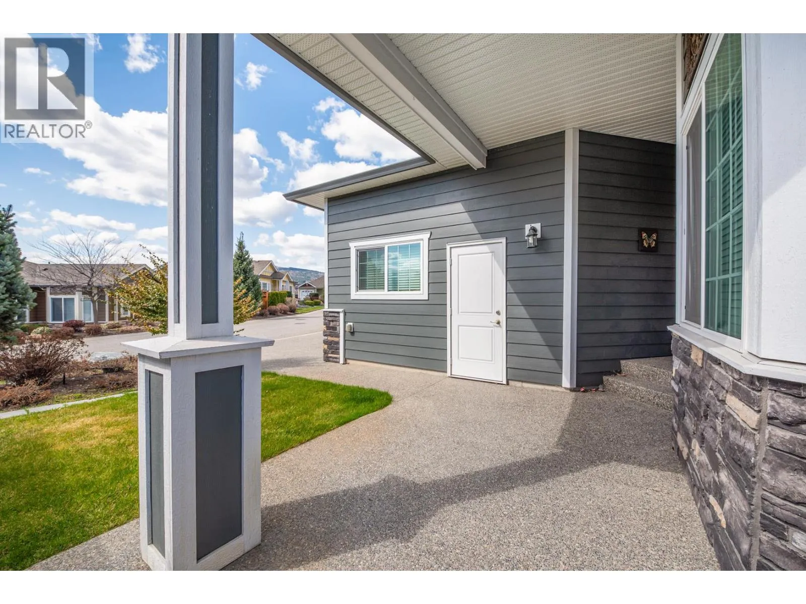 2097 Acorn Crescent