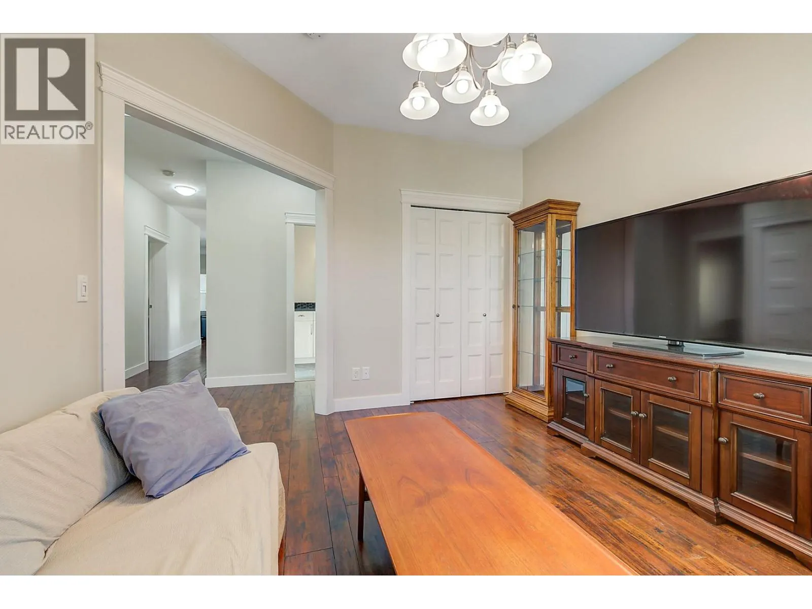 2097 Acorn Crescent