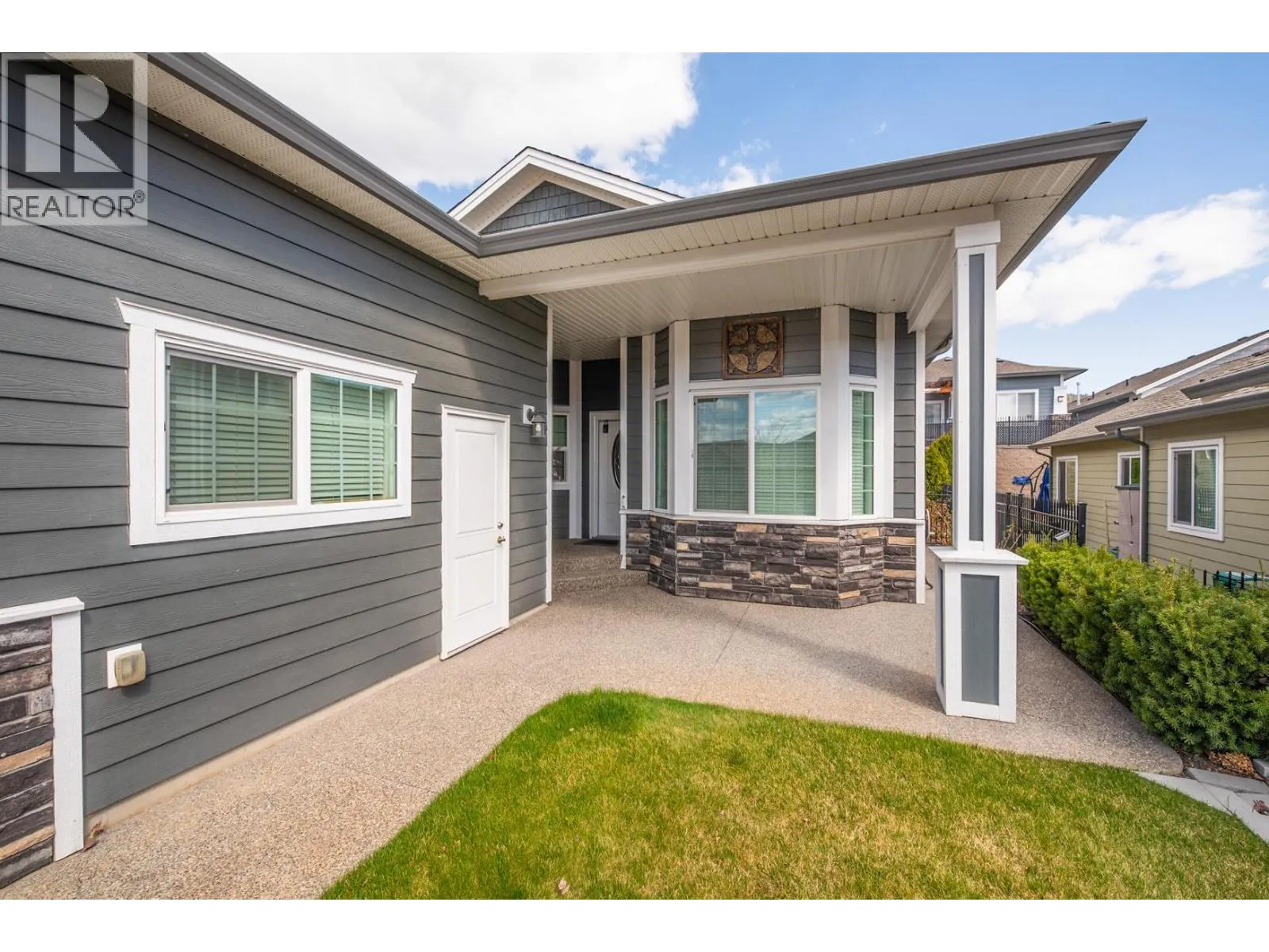 2097 Acorn Crescent