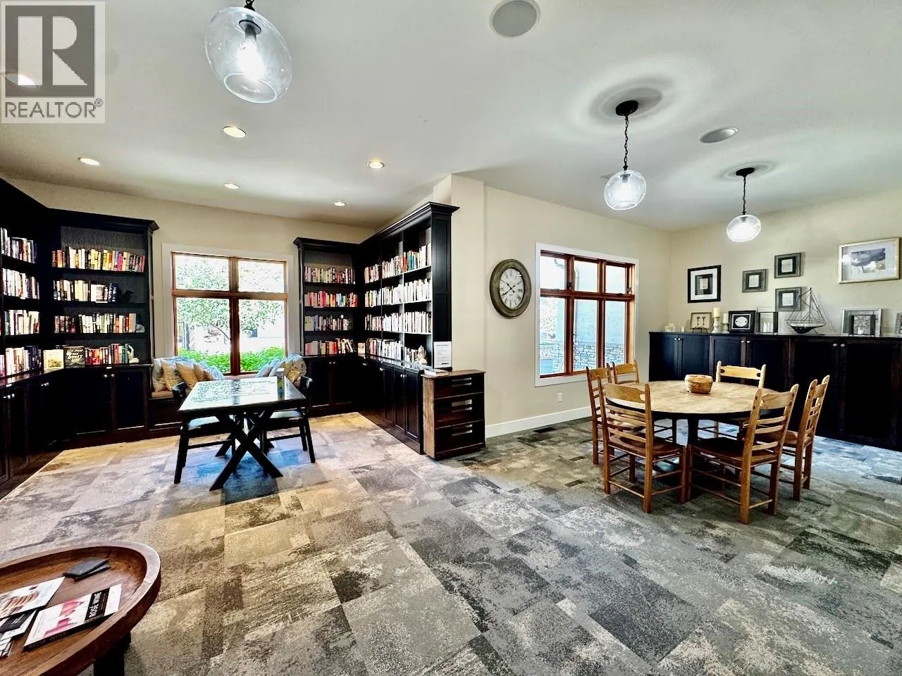 2097 Acorn Crescent