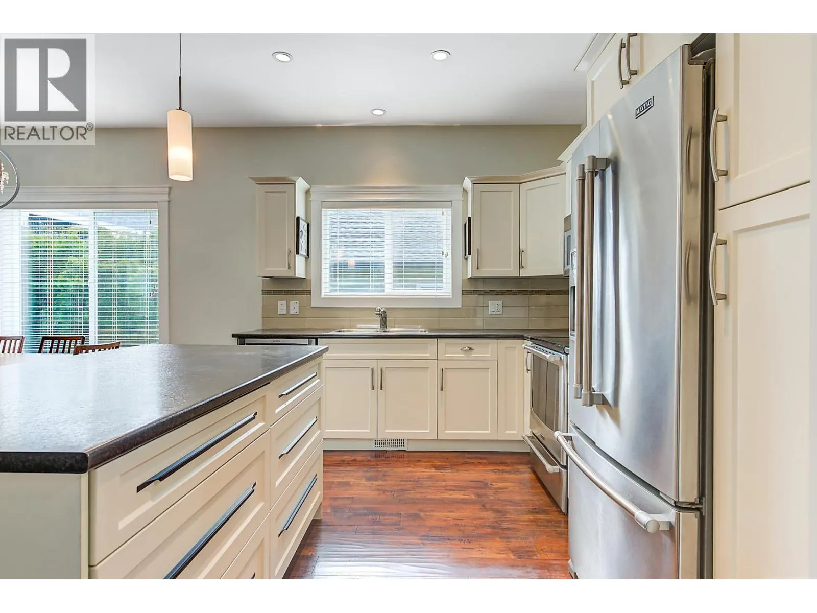 2097 Acorn Crescent