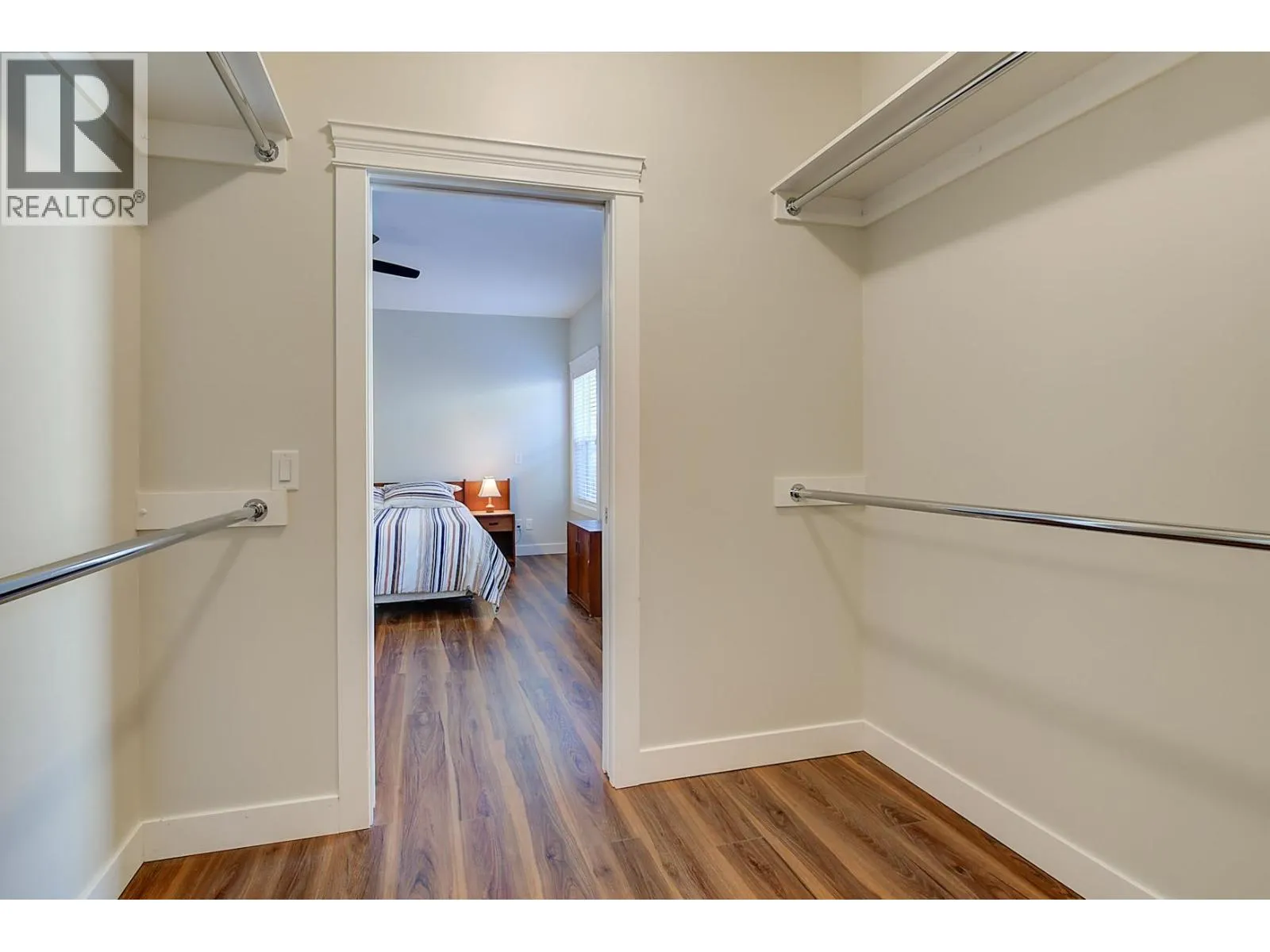 2097 Acorn Crescent