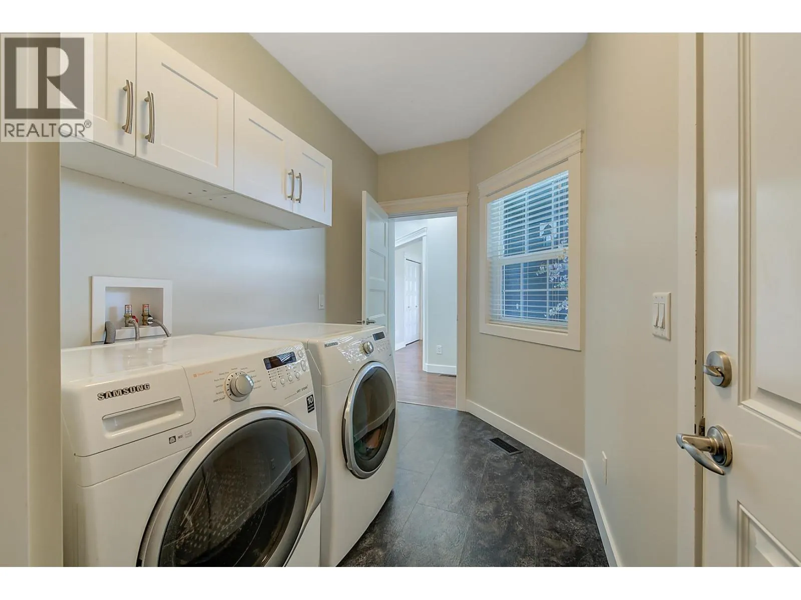 2097 Acorn Crescent