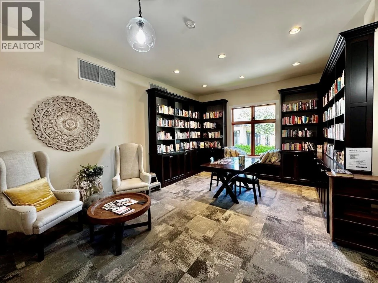 2097 Acorn Crescent