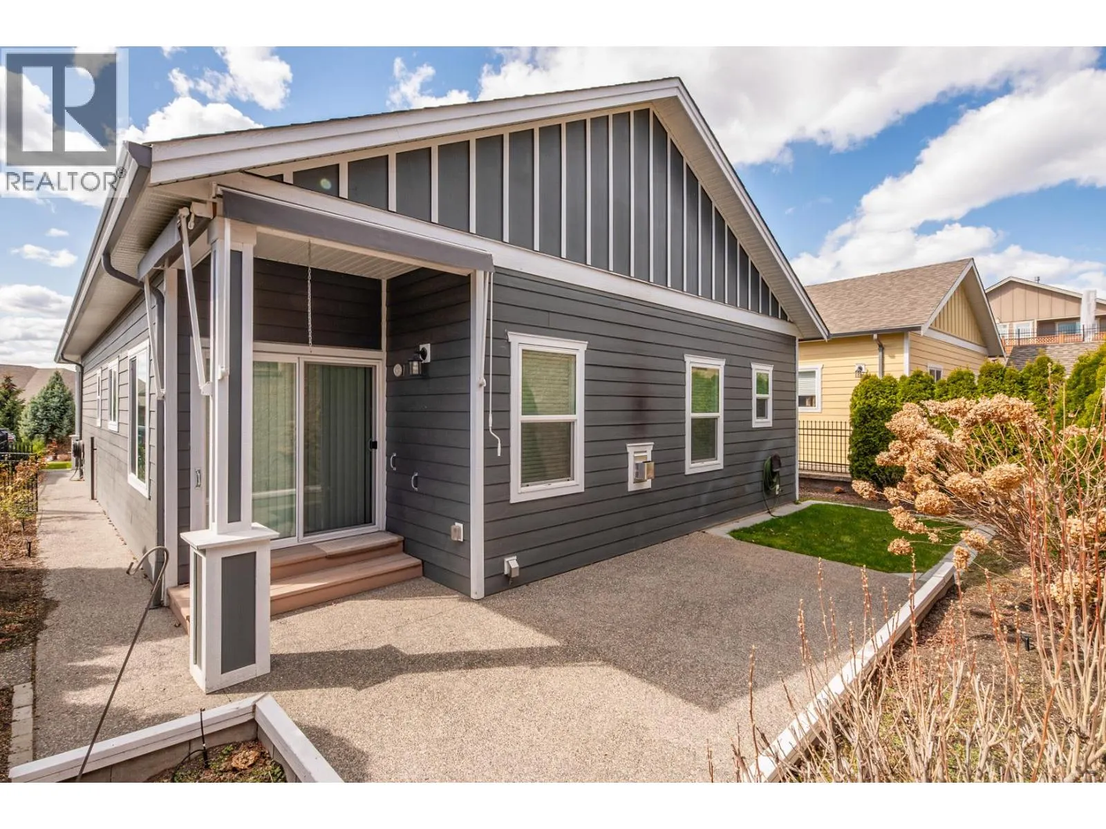 2097 Acorn Crescent