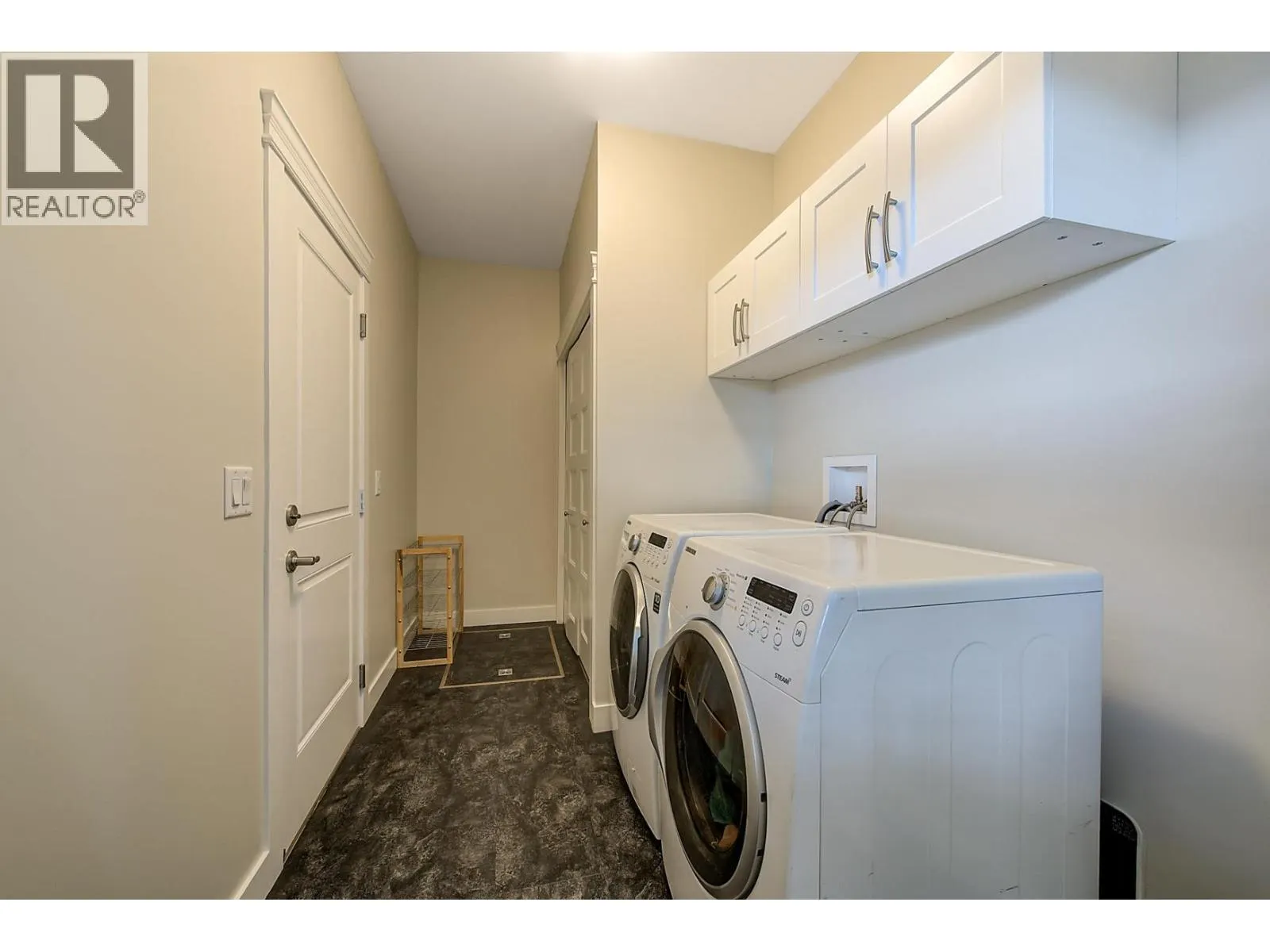 2097 Acorn Crescent