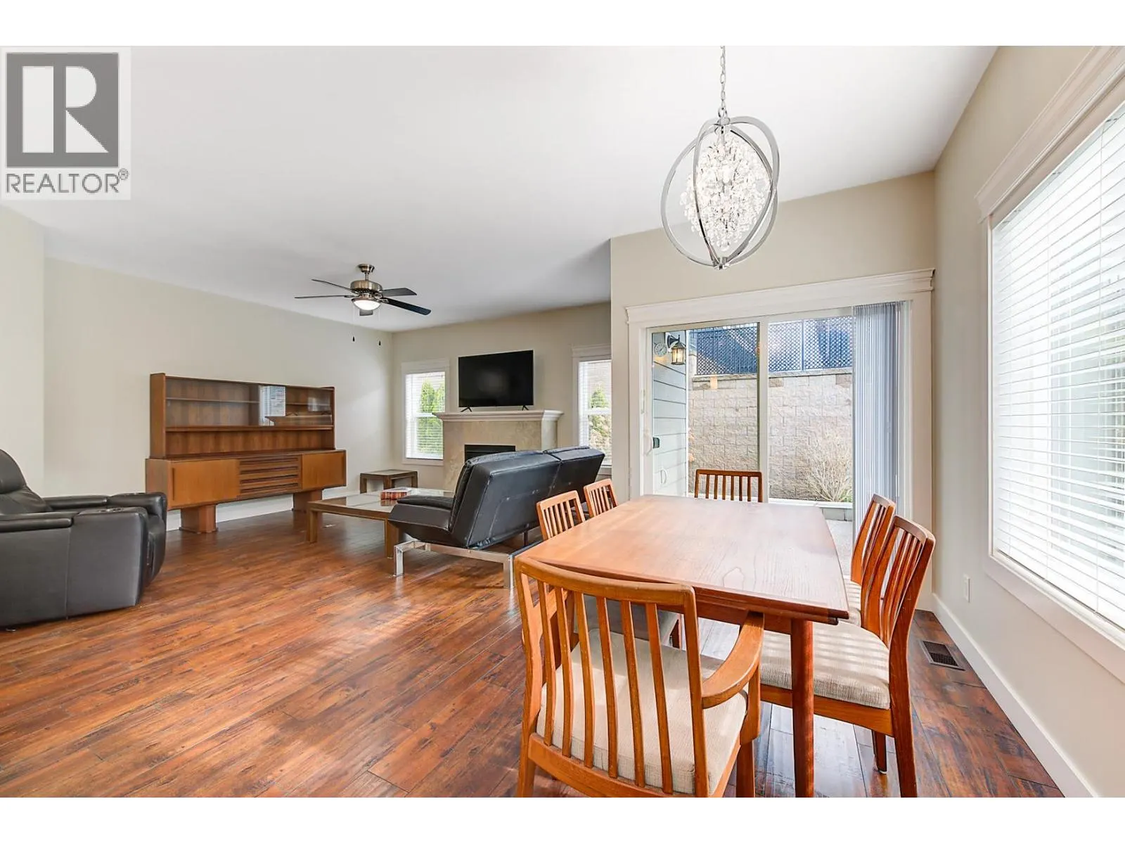 2097 Acorn Crescent