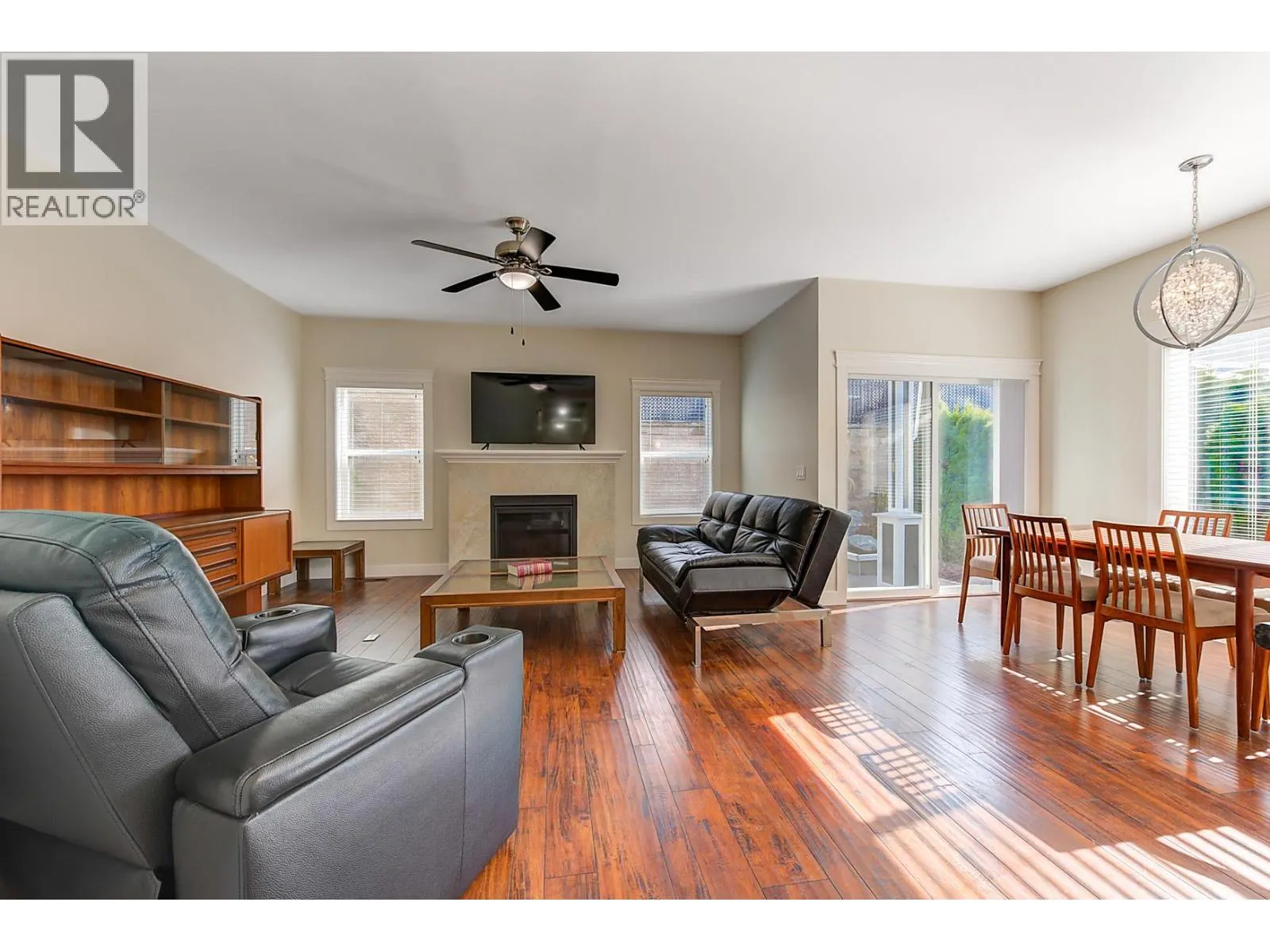 2097 Acorn Crescent
