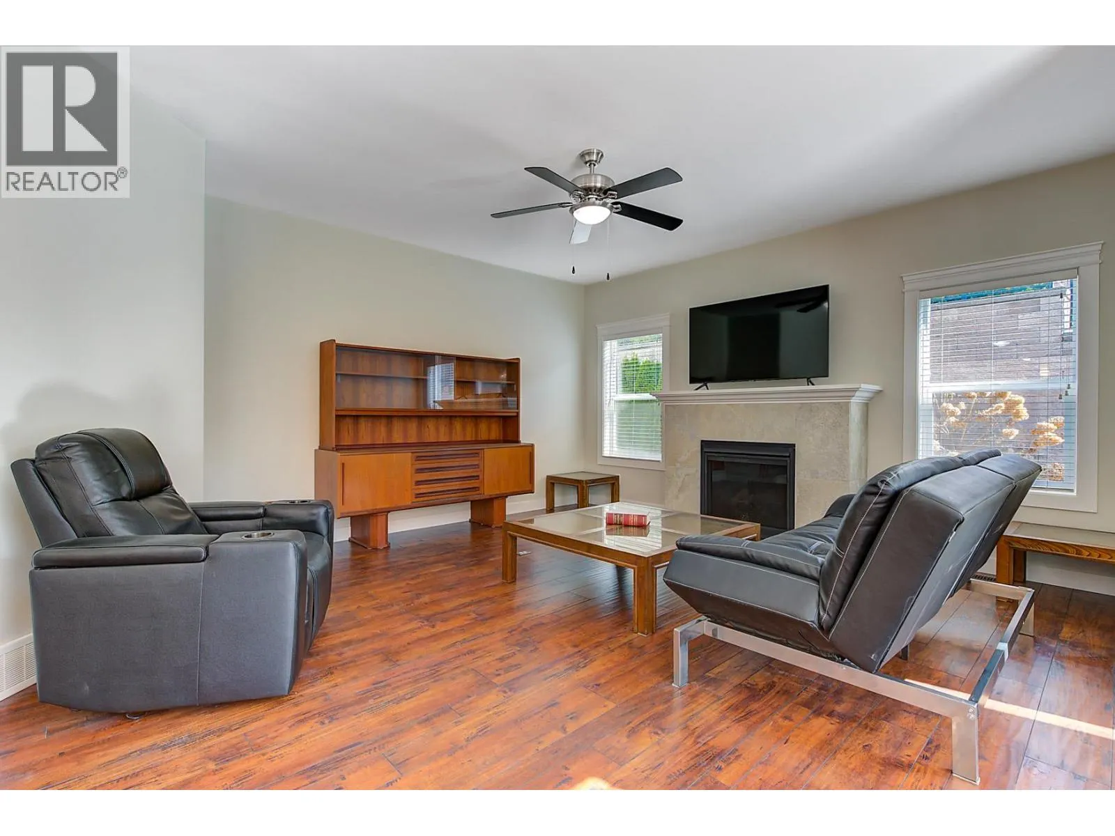 2097 Acorn Crescent