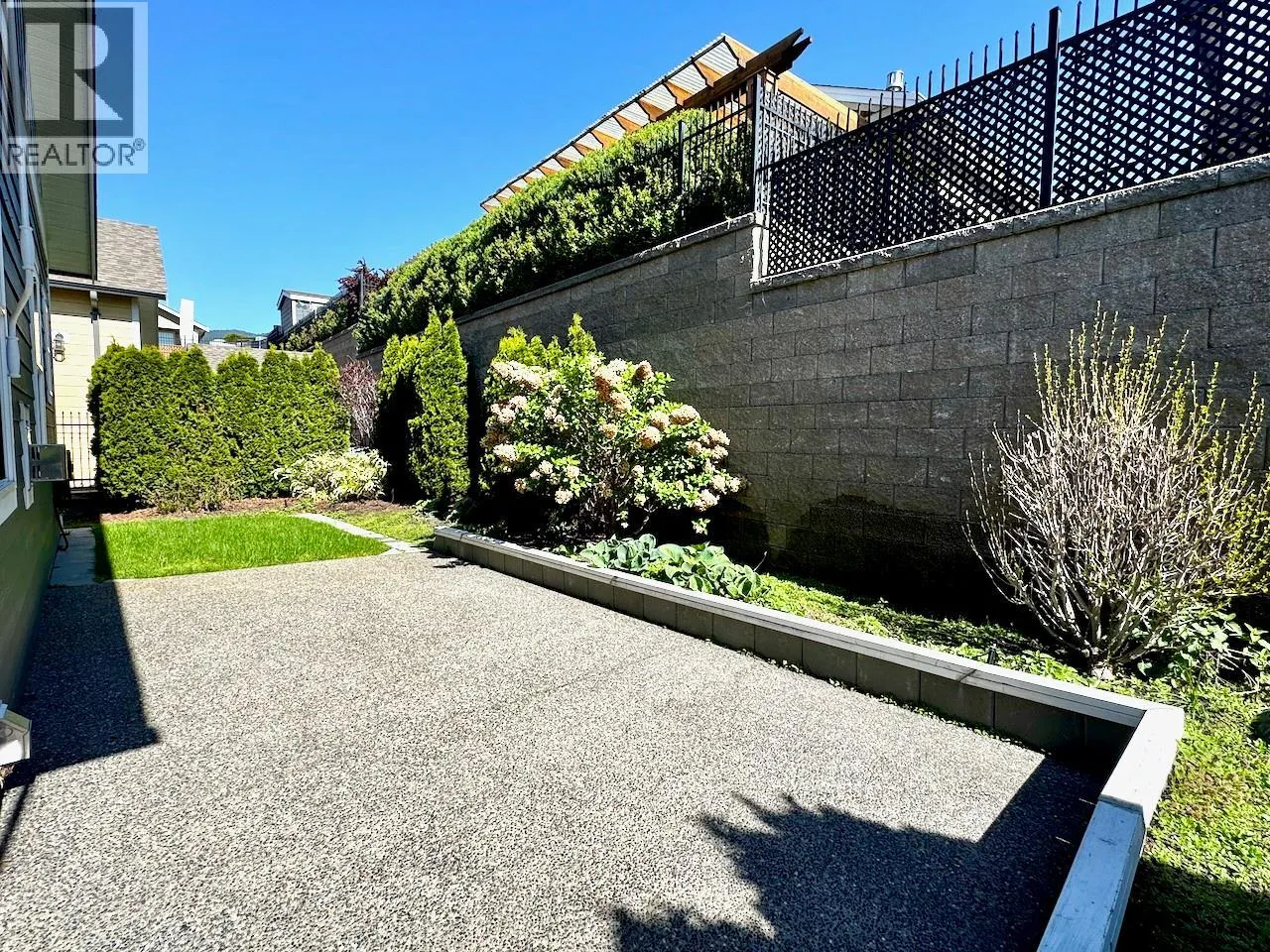 2097 Acorn Crescent