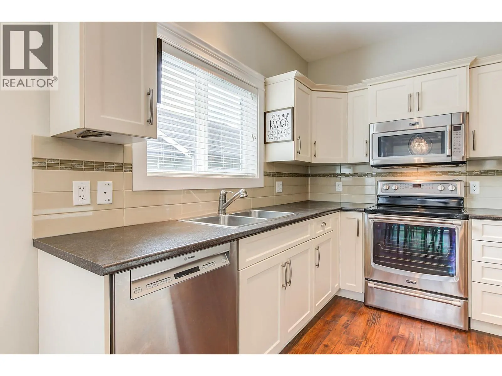 2097 Acorn Crescent