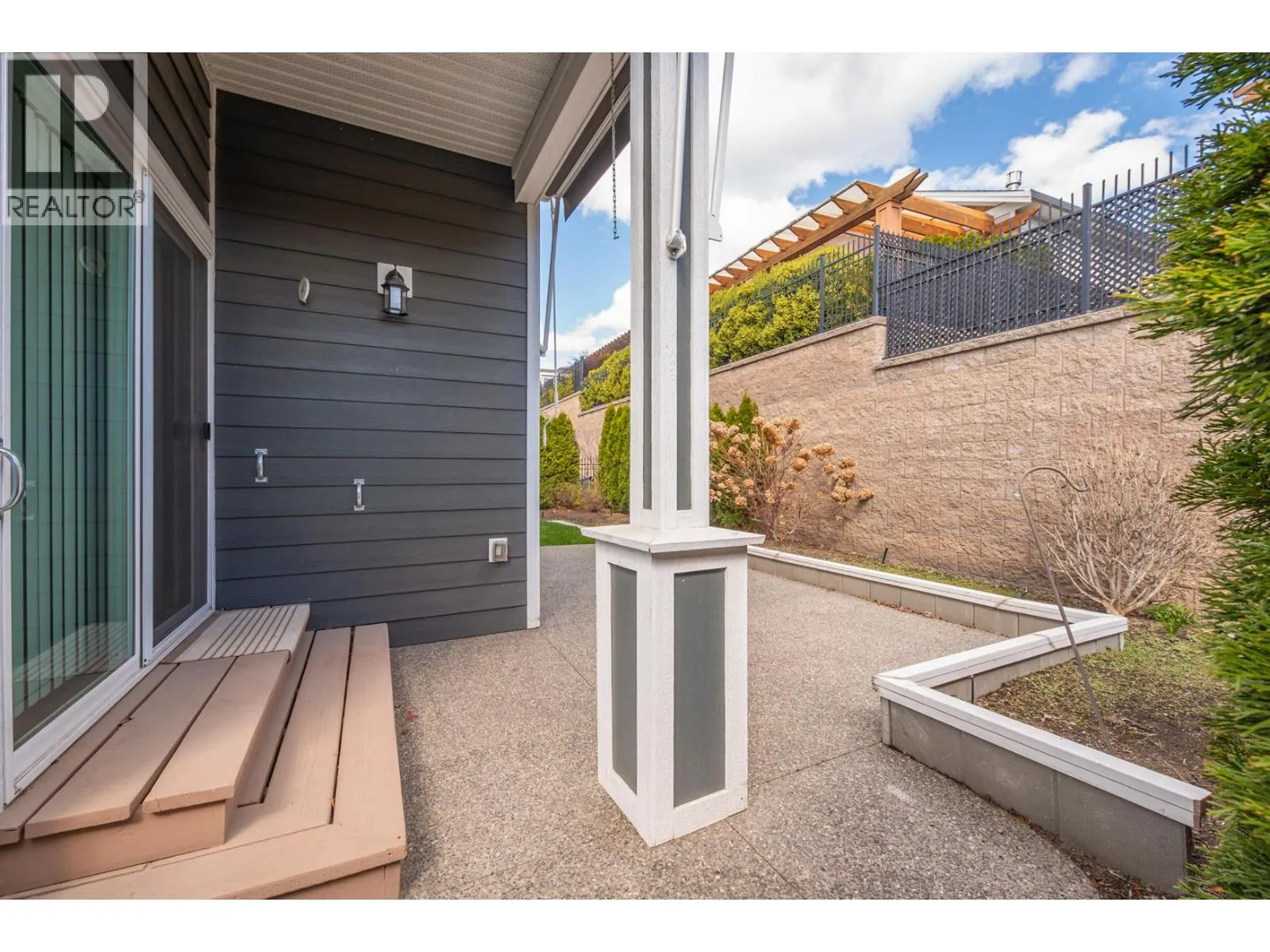 2097 Acorn Crescent
