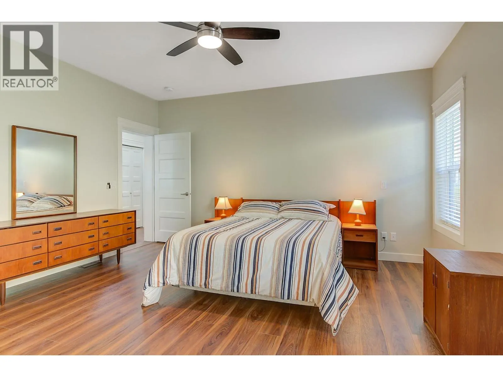 2097 Acorn Crescent