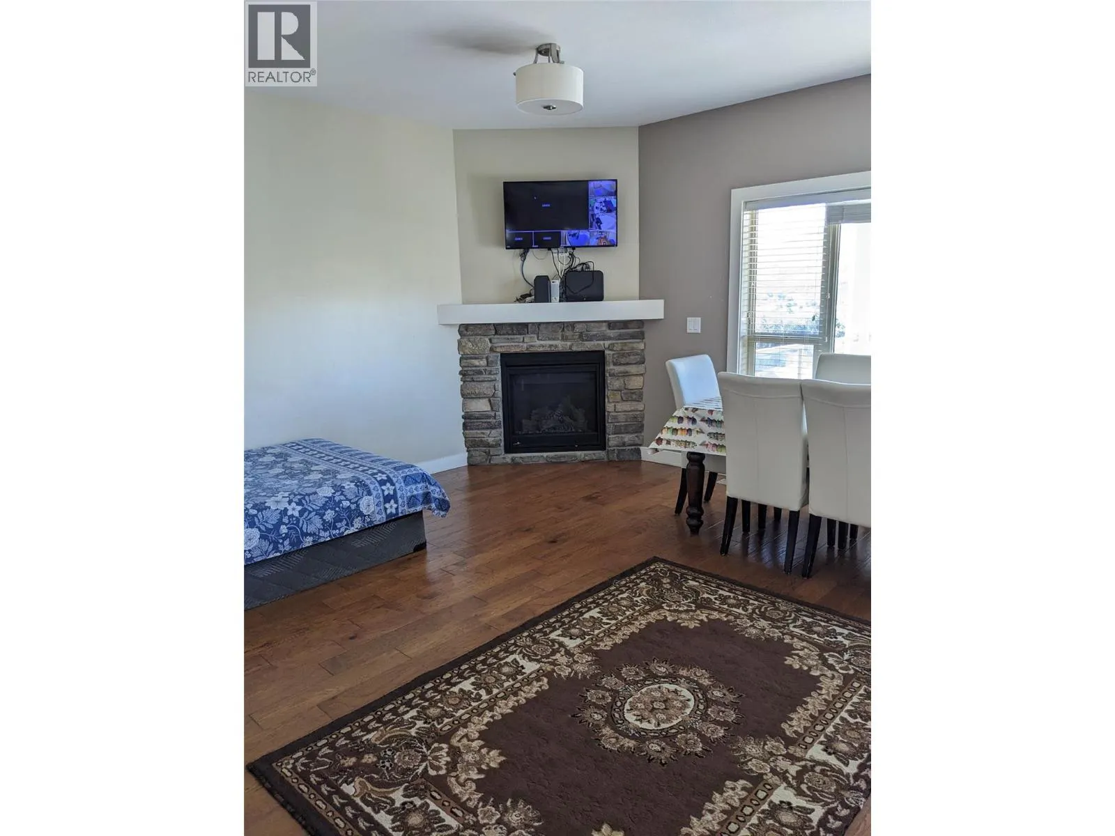 4425 Bellevue Drive