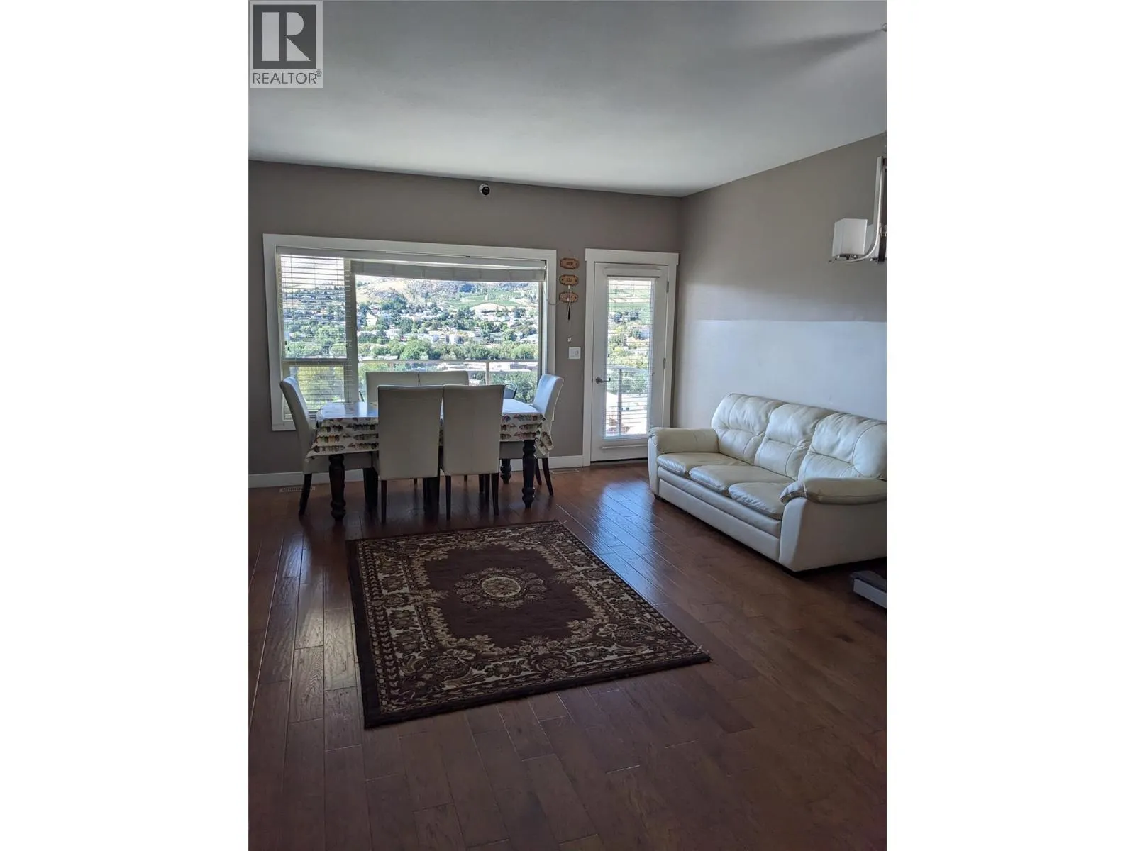 4425 Bellevue Drive