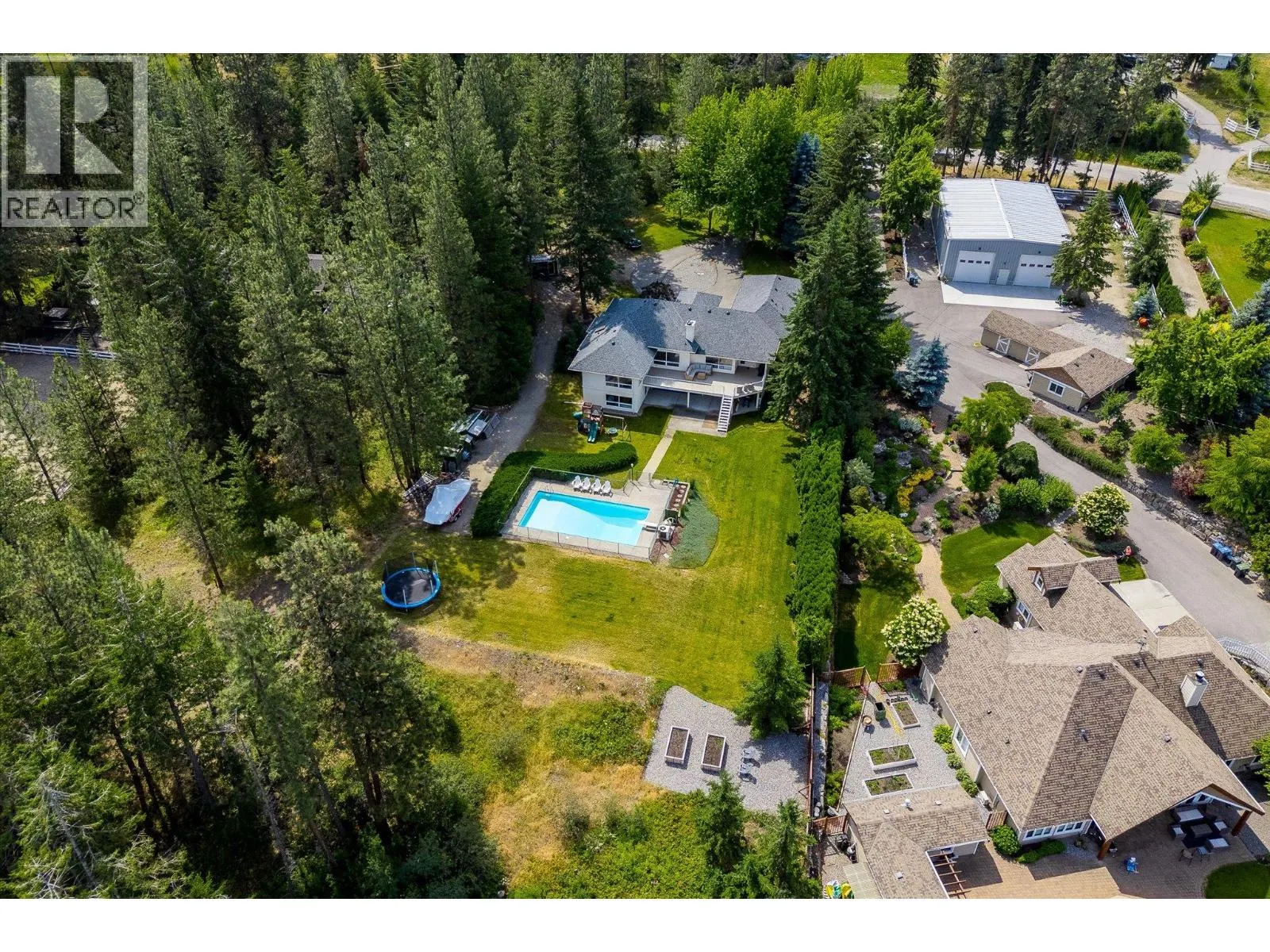 3716 Luxmoore Road