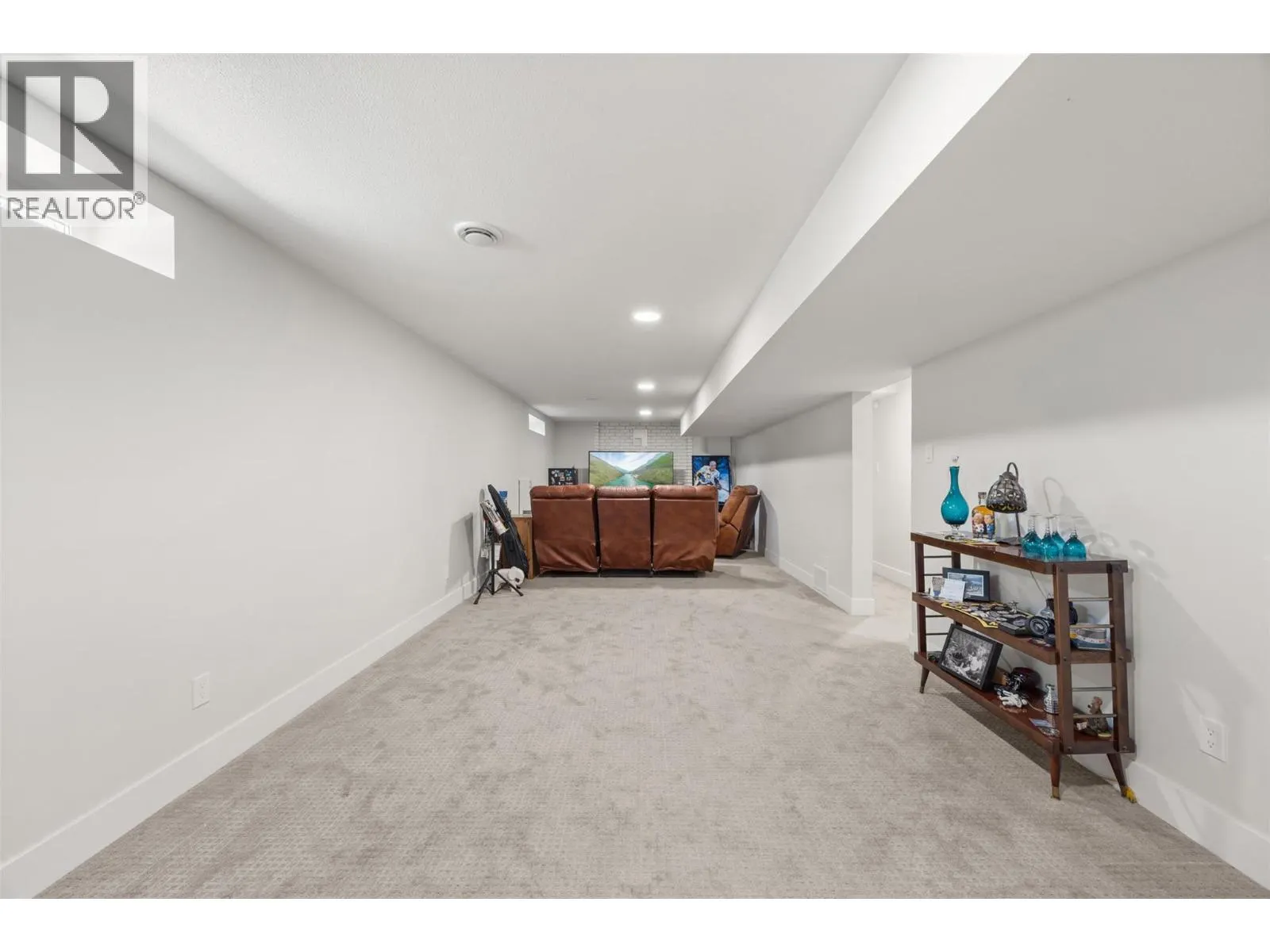 1255 Rio Drive