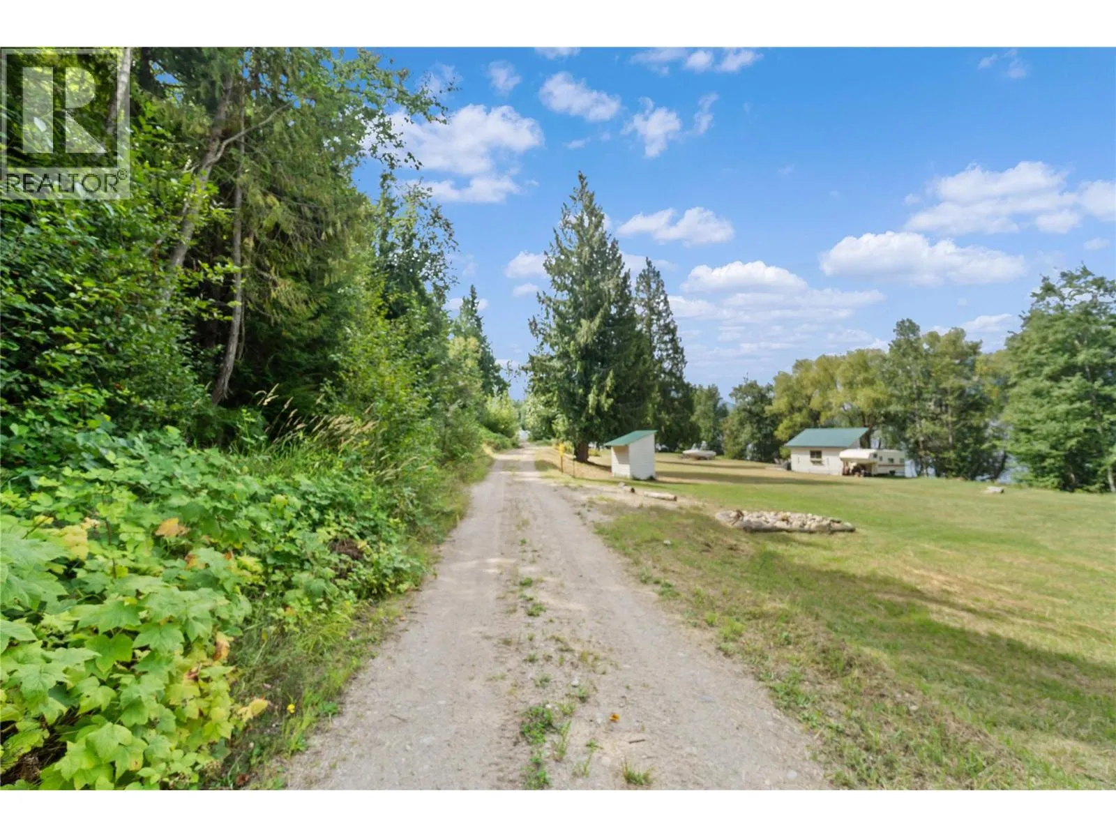 Lot 3 Queest S (Willow Shores) Beach