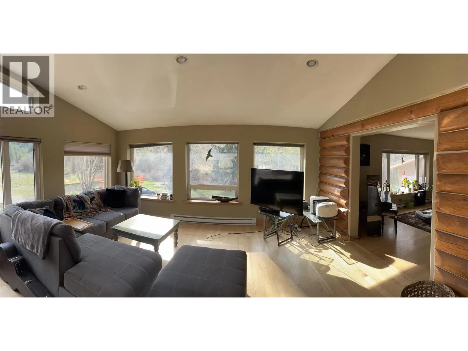3815 33 Highway