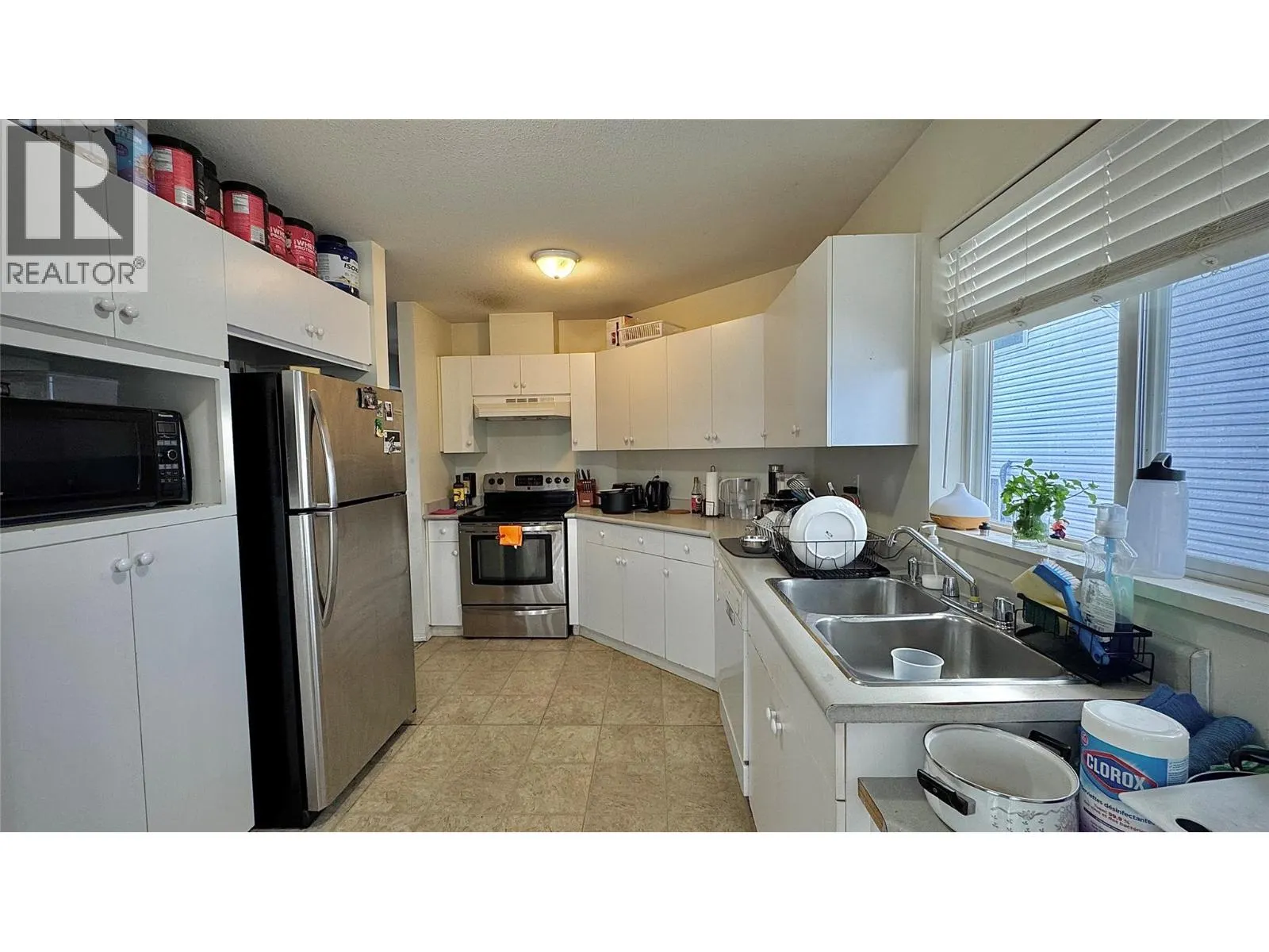 741 Dunrobin Drive