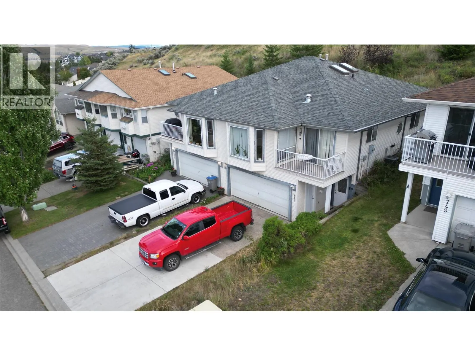 741 Dunrobin Drive