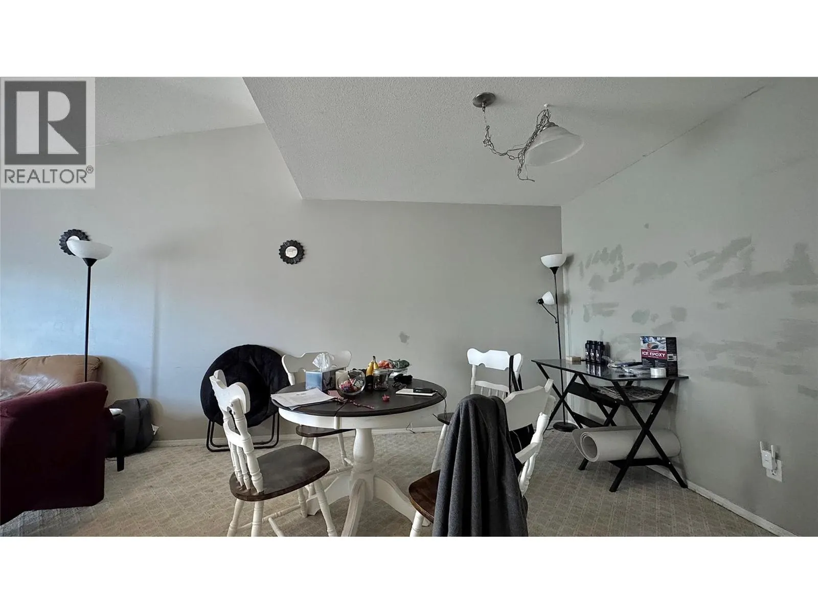 741 Dunrobin Drive