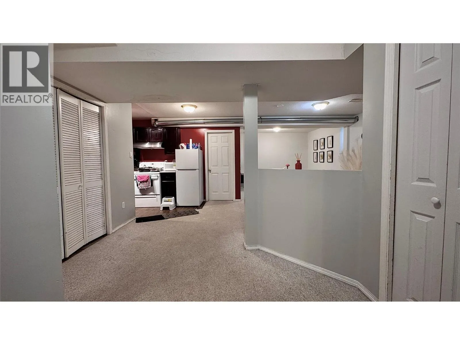 741 Dunrobin Drive