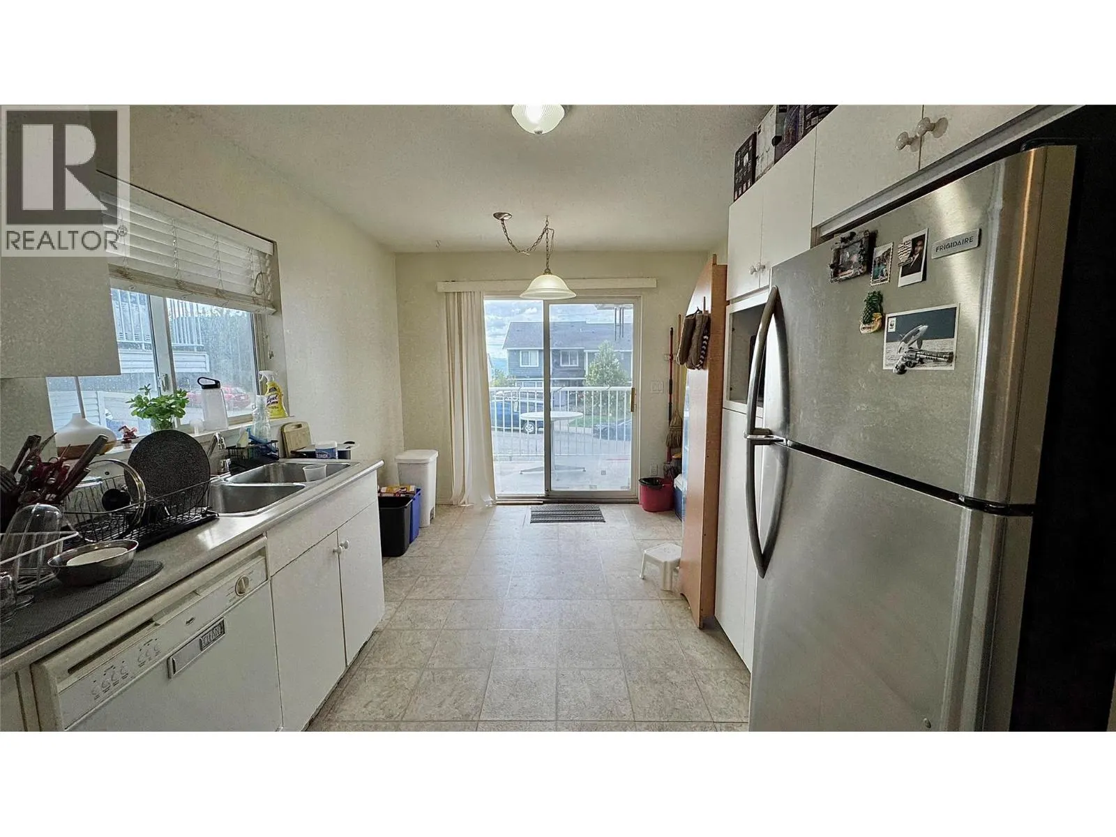 741 Dunrobin Drive