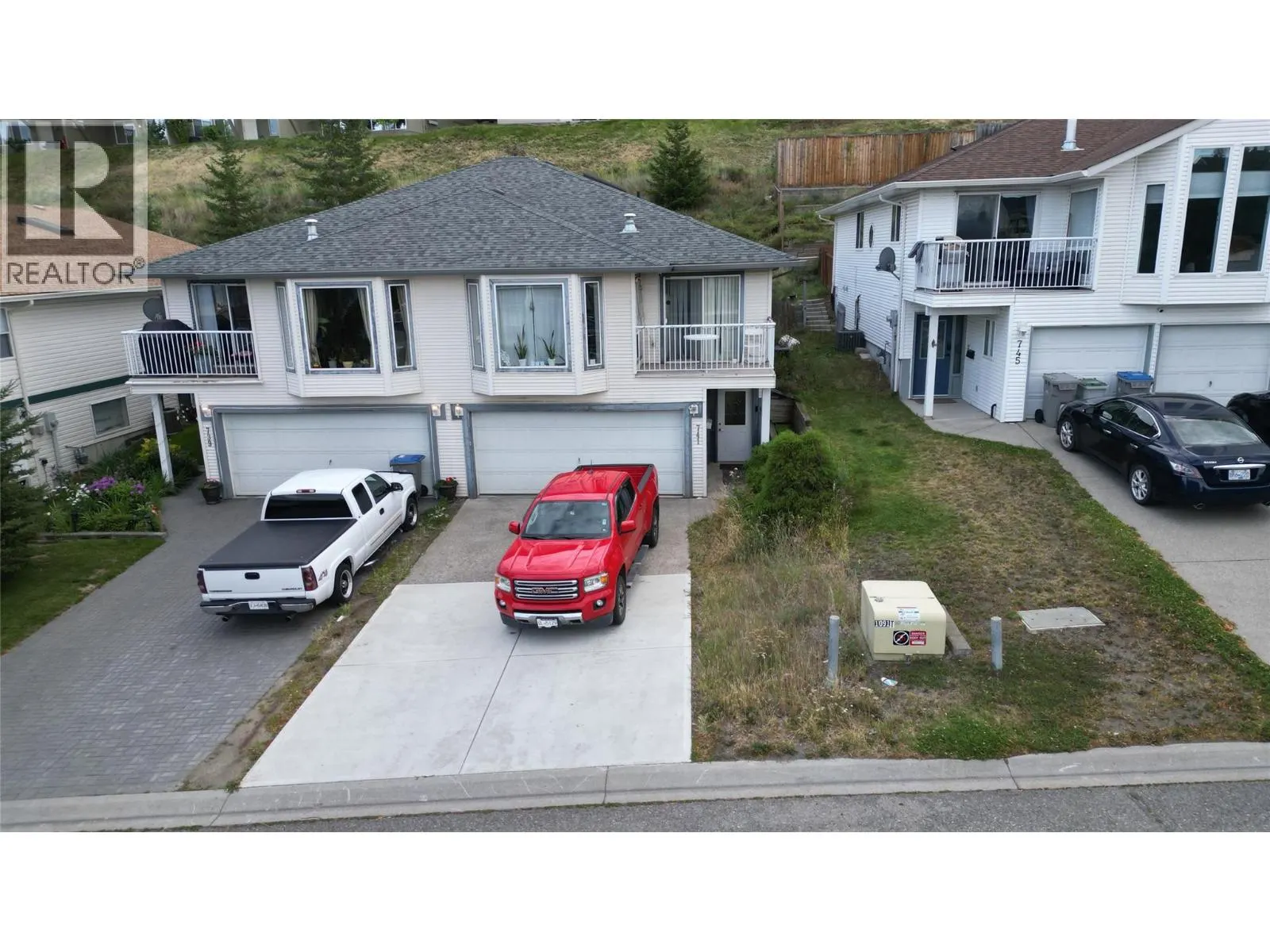 741 Dunrobin Drive