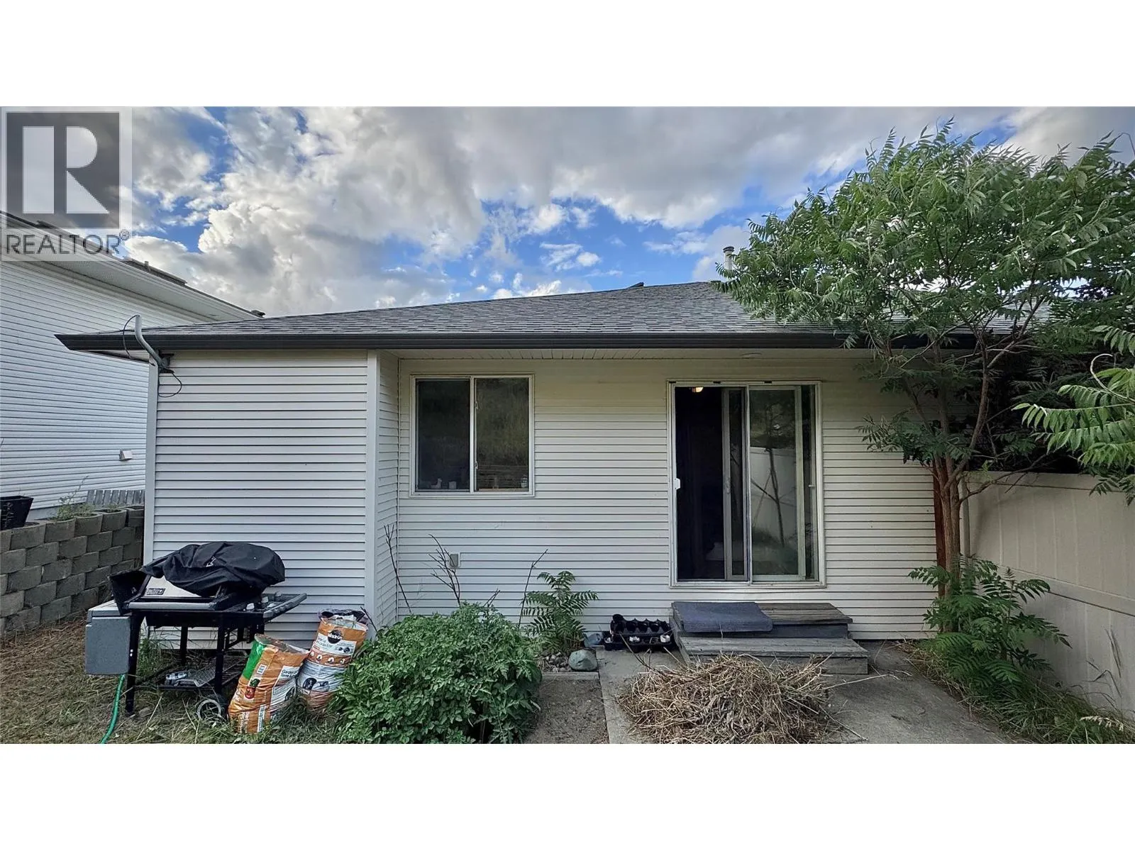 741 Dunrobin Drive