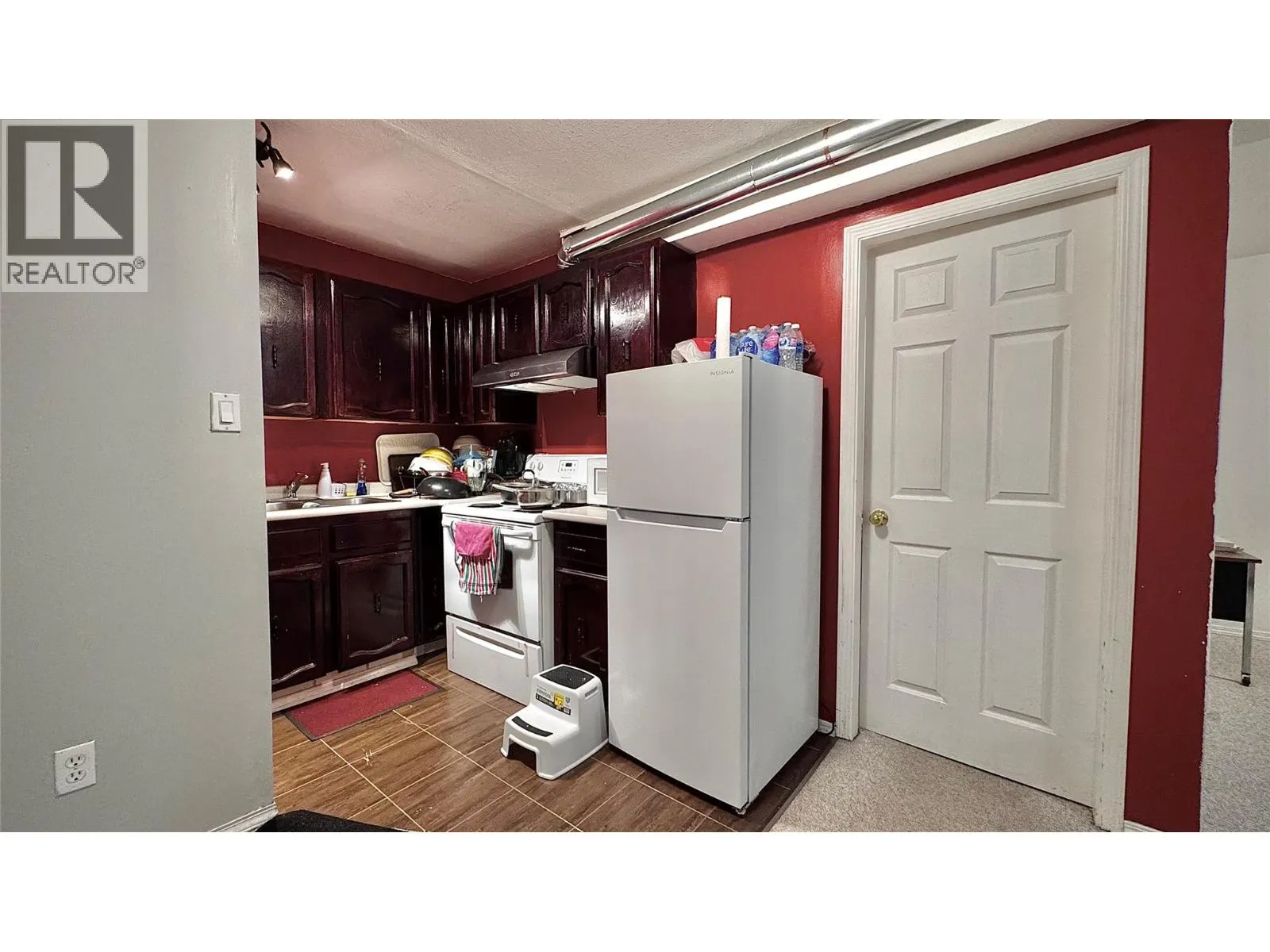 741 Dunrobin Drive