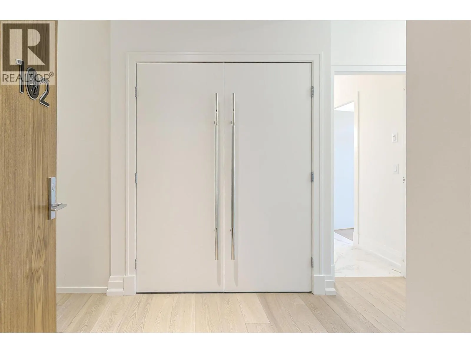 450 Groves Avenue Unit# 102