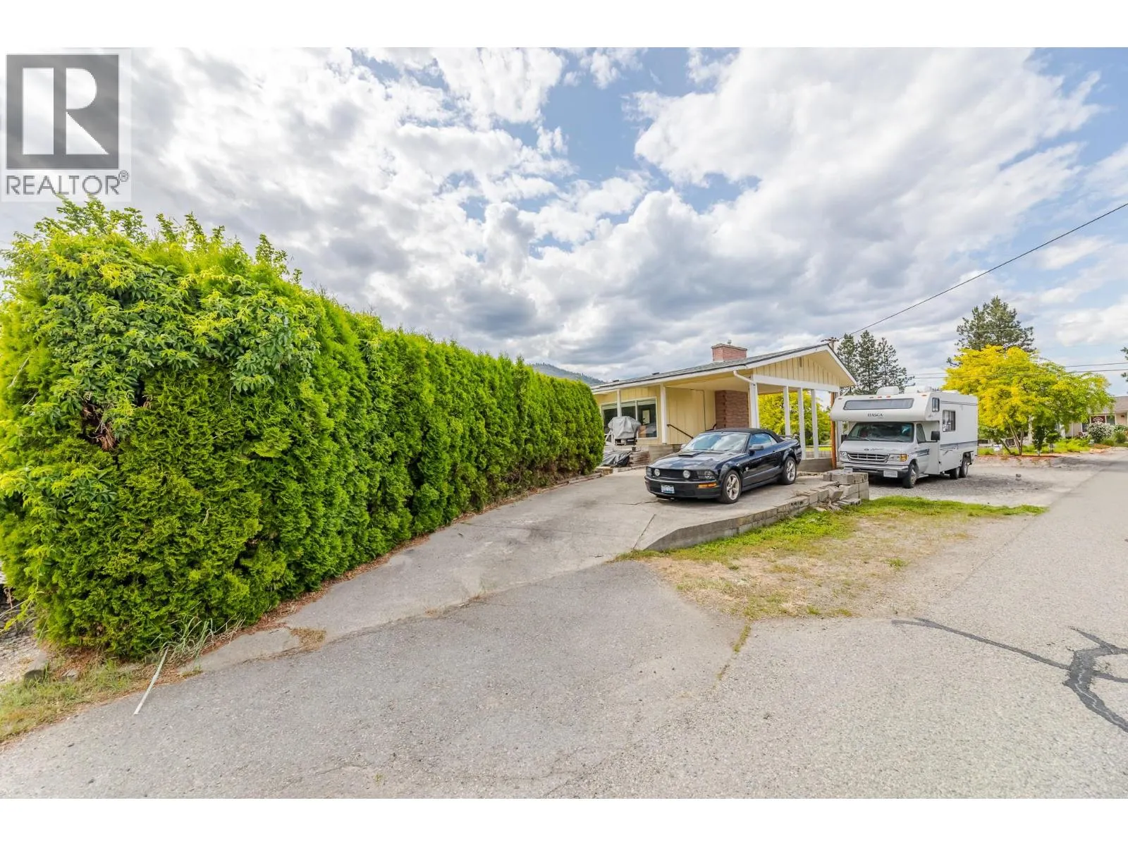 10903 BARCLAY Street