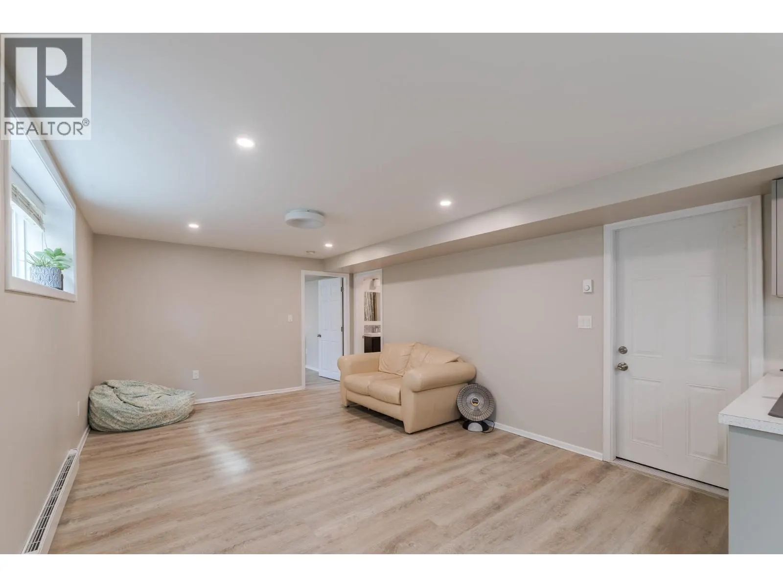 10903 BARCLAY Street