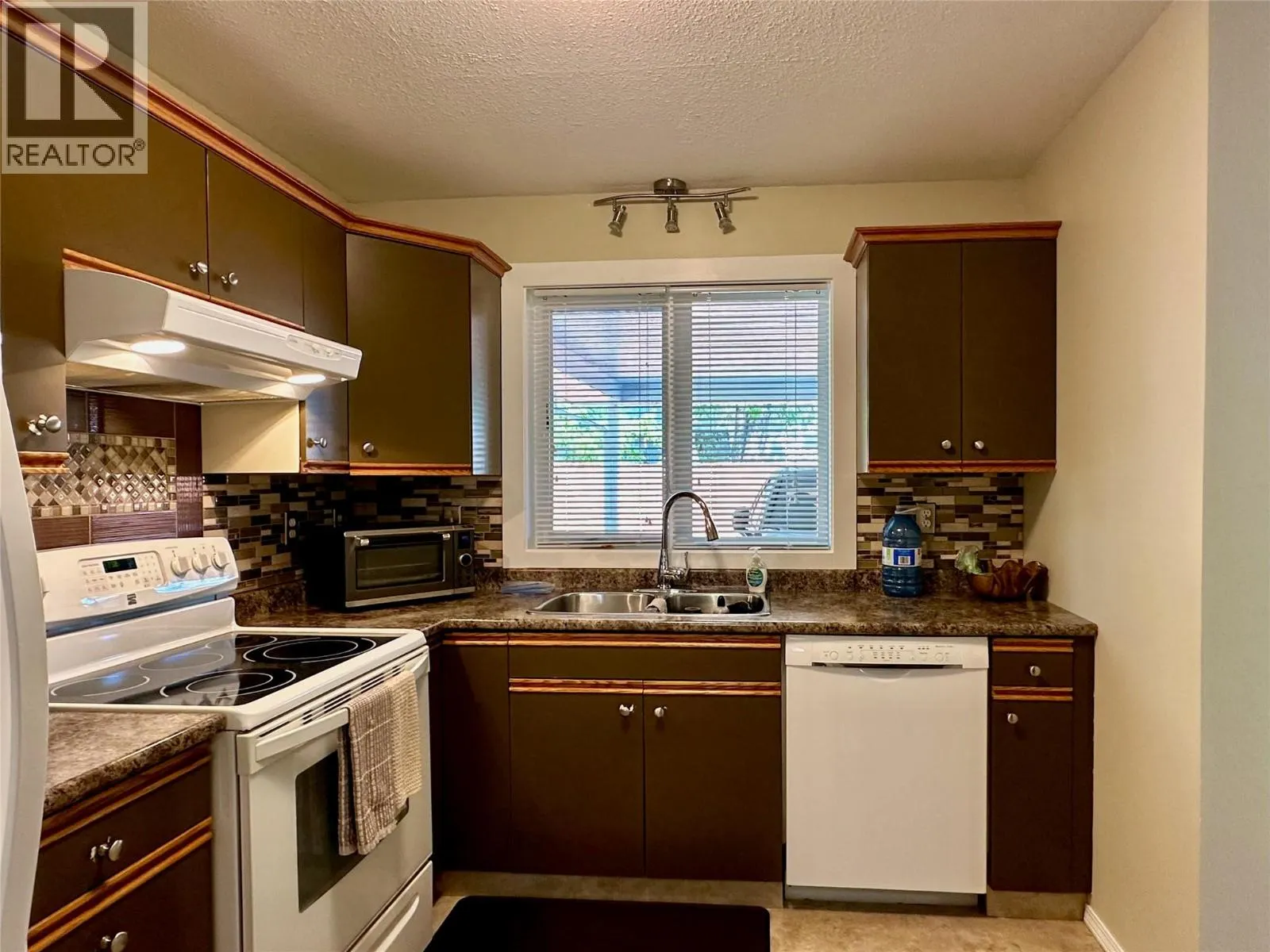 3806 27 Avenue Unit# 3
