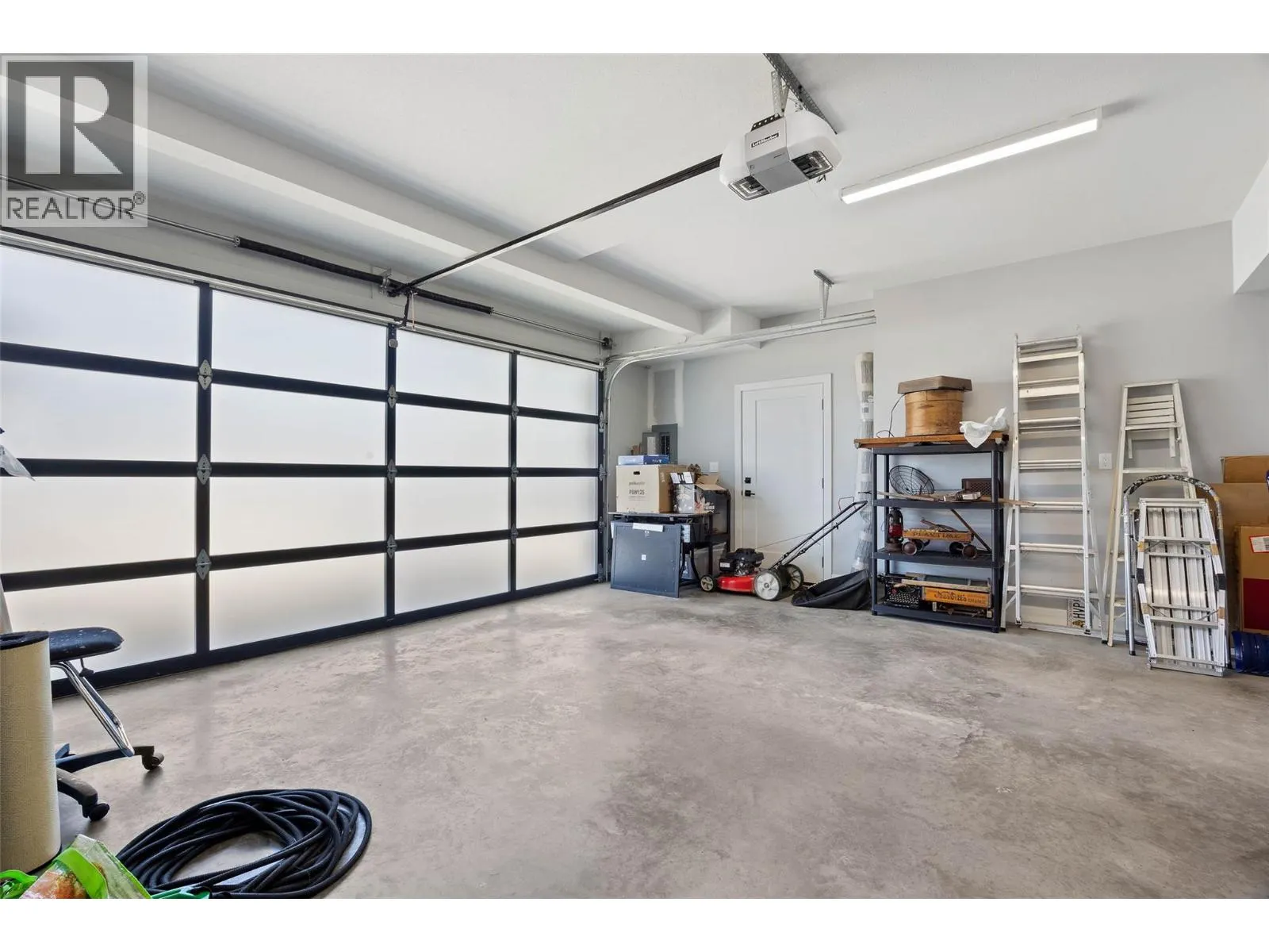 135 CAVESSON Way