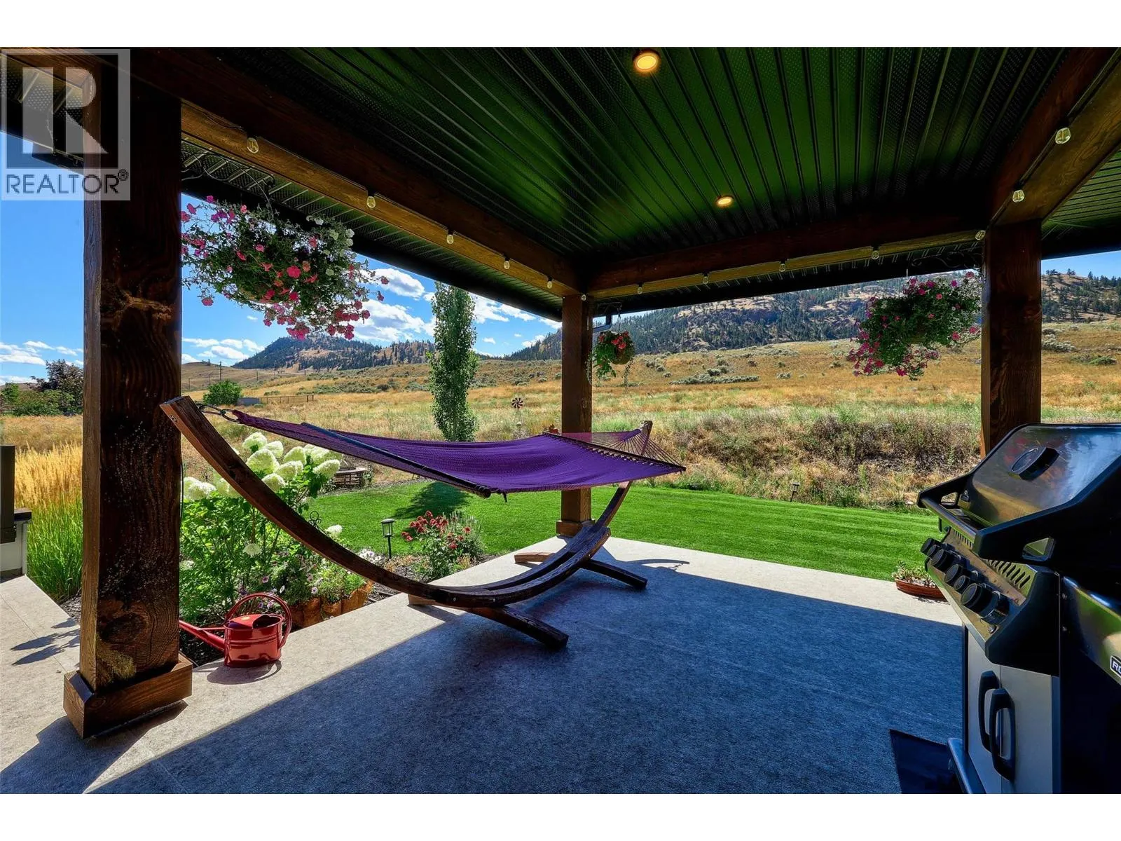 135 CAVESSON Way