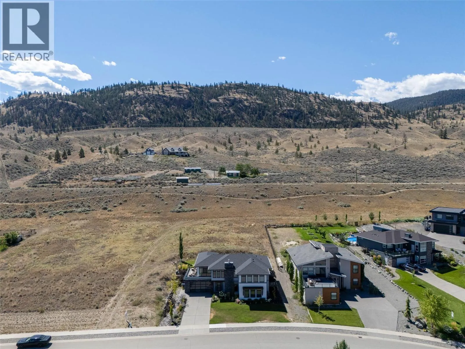 135 CAVESSON Way