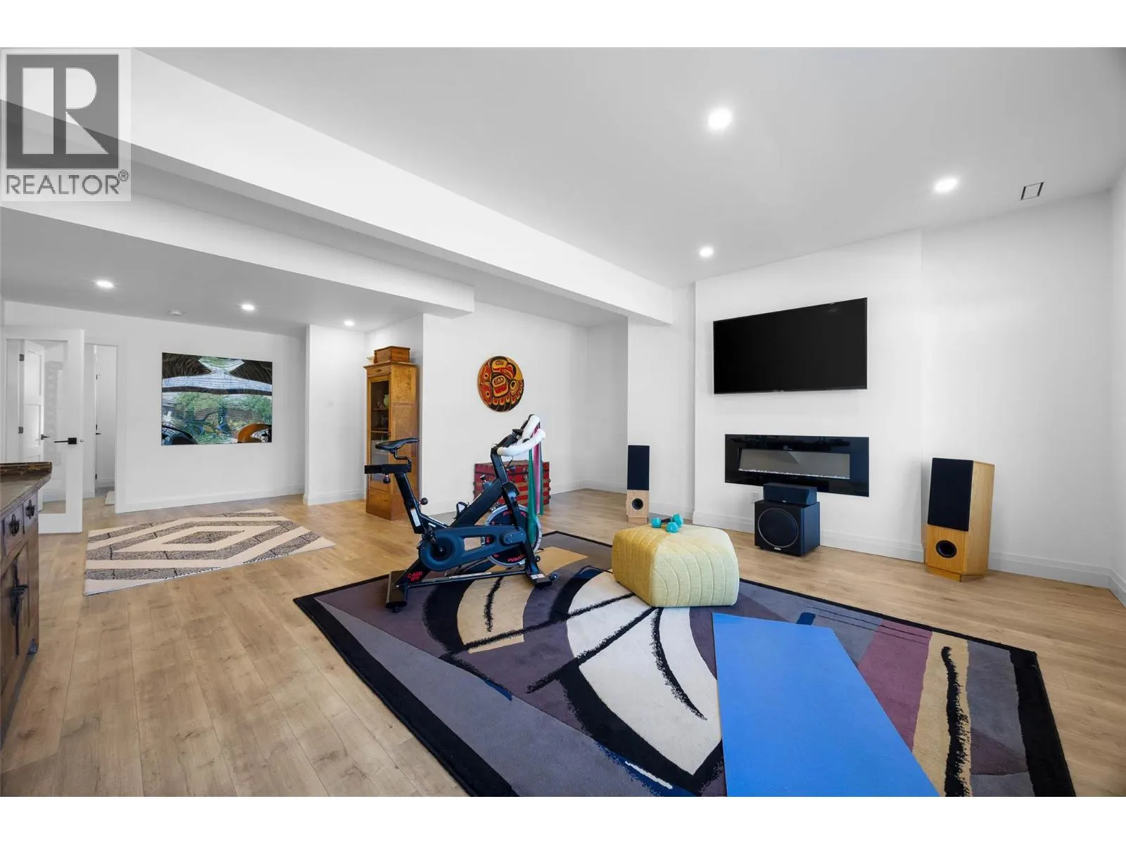 135 CAVESSON Way