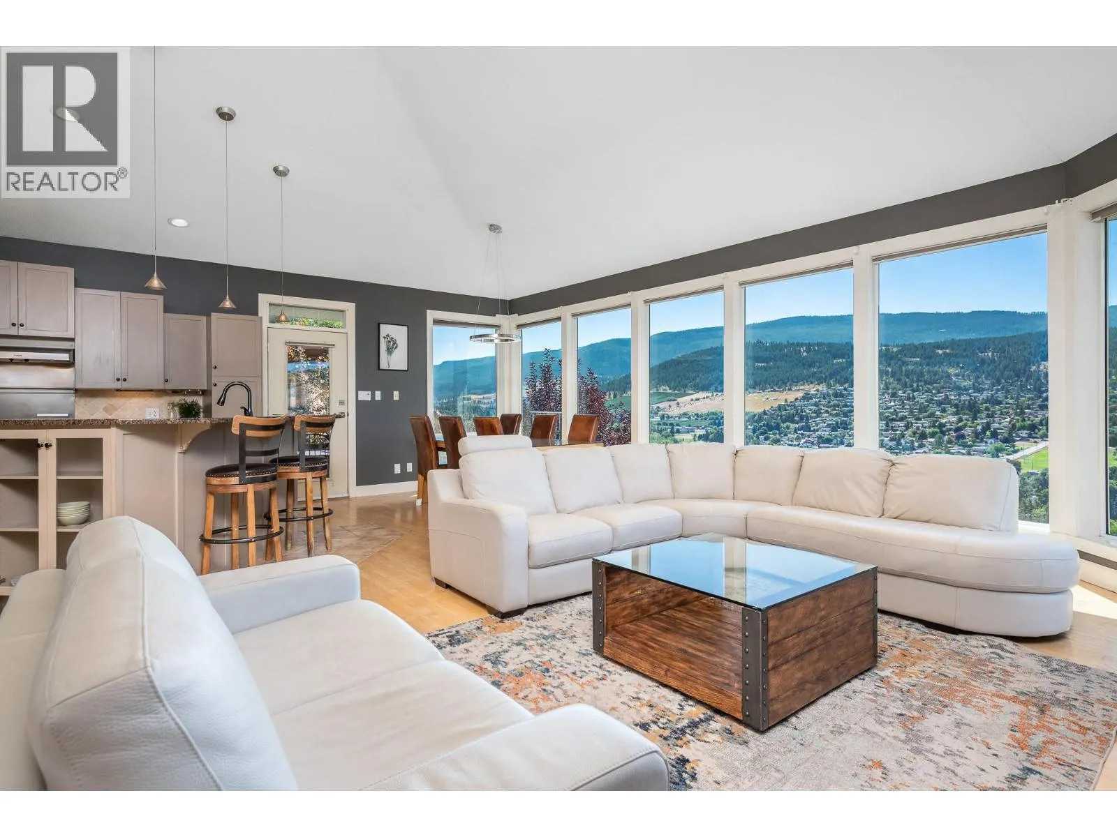 11 Bayview Heights