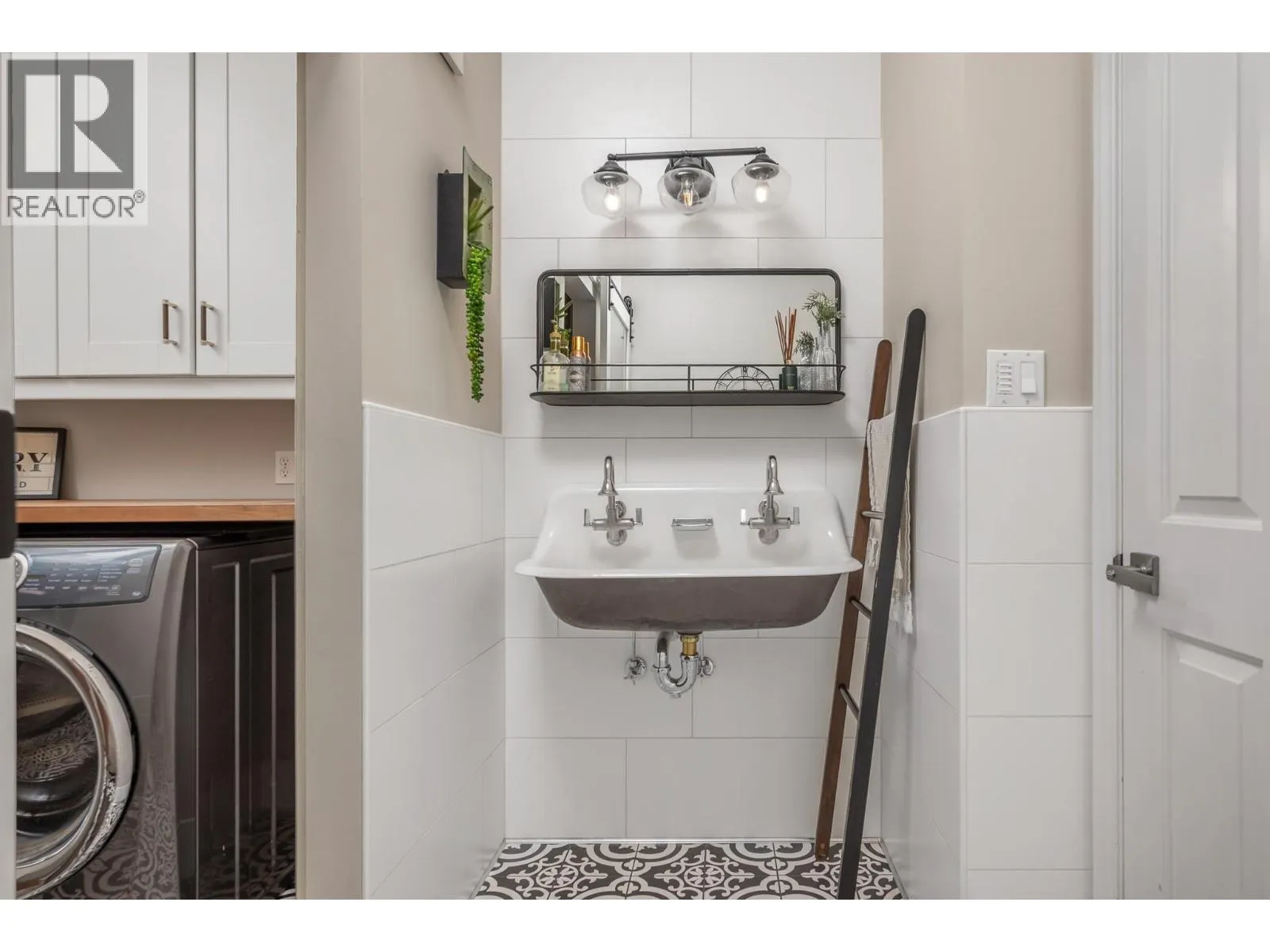 11 Bayview Heights