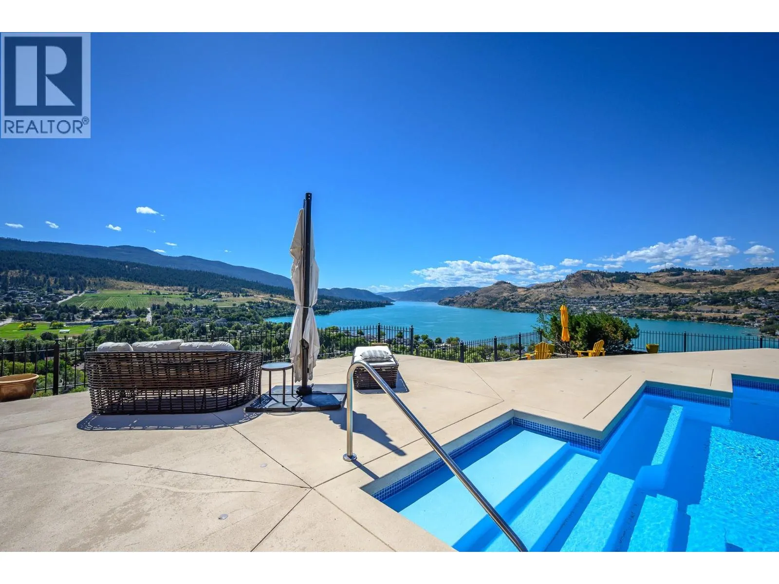 11 Bayview Heights