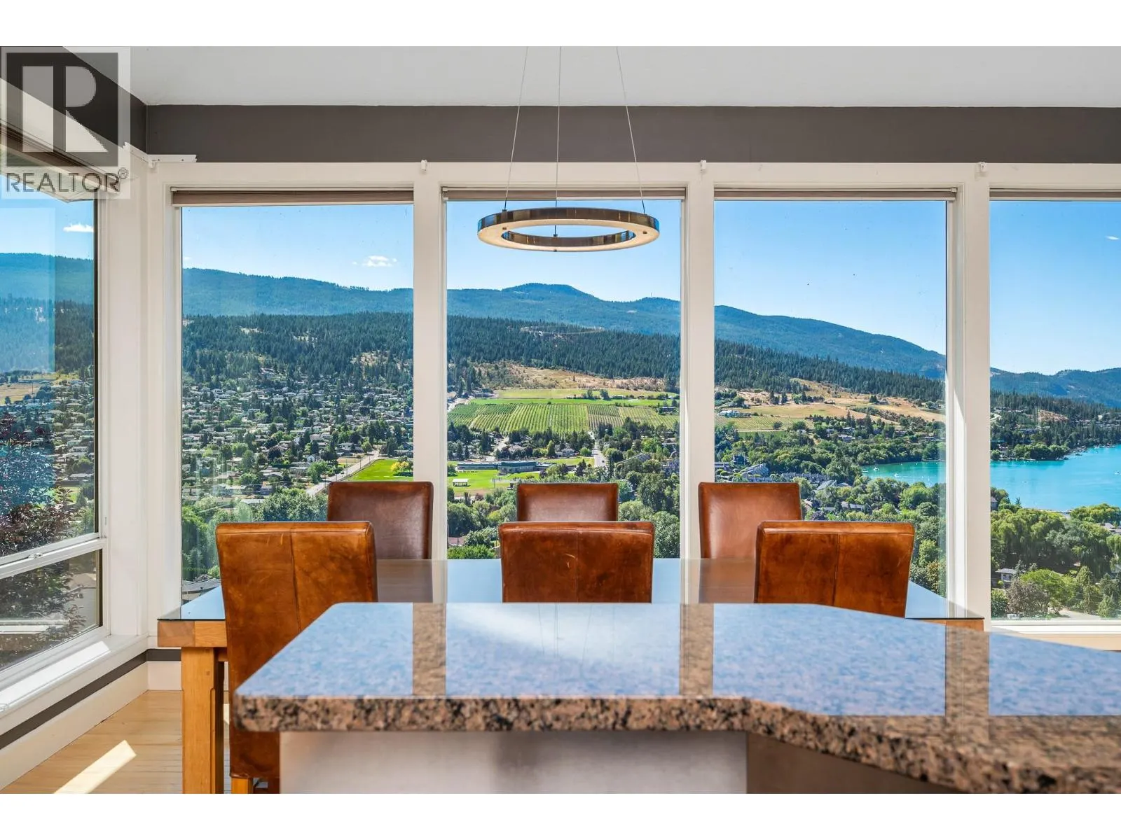 11 Bayview Heights